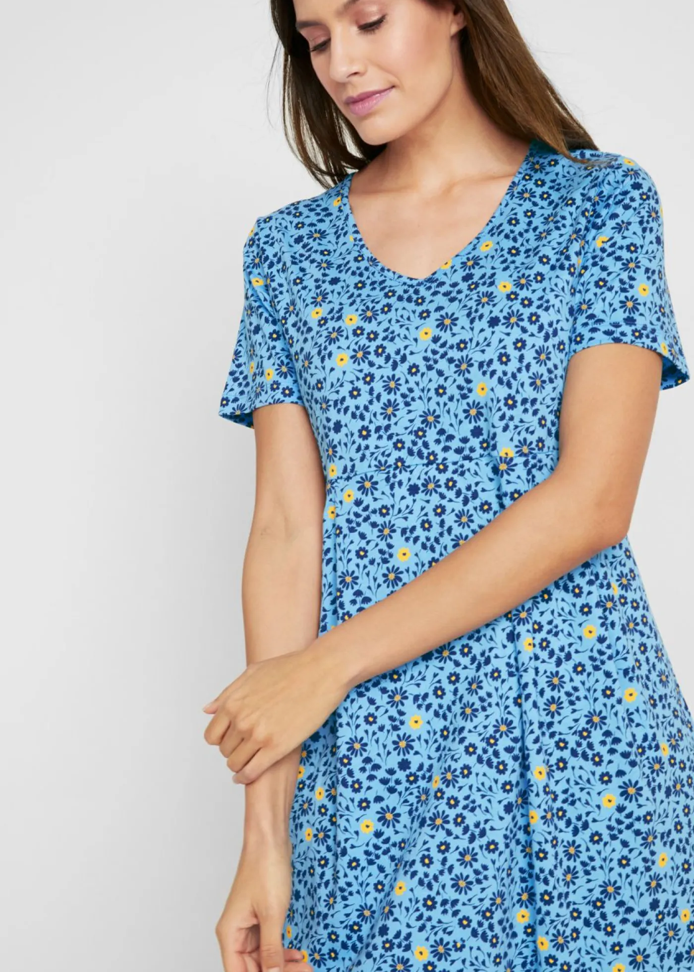 bonprix bonprix Vestido midi de punto de algodón Azul de flores -amarillo Online