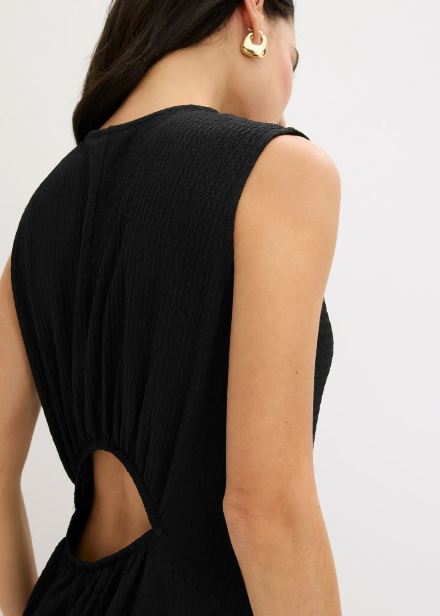 bonprix bonprix Vestido midi de punto estructurado con escote en la espalda Negro Hot