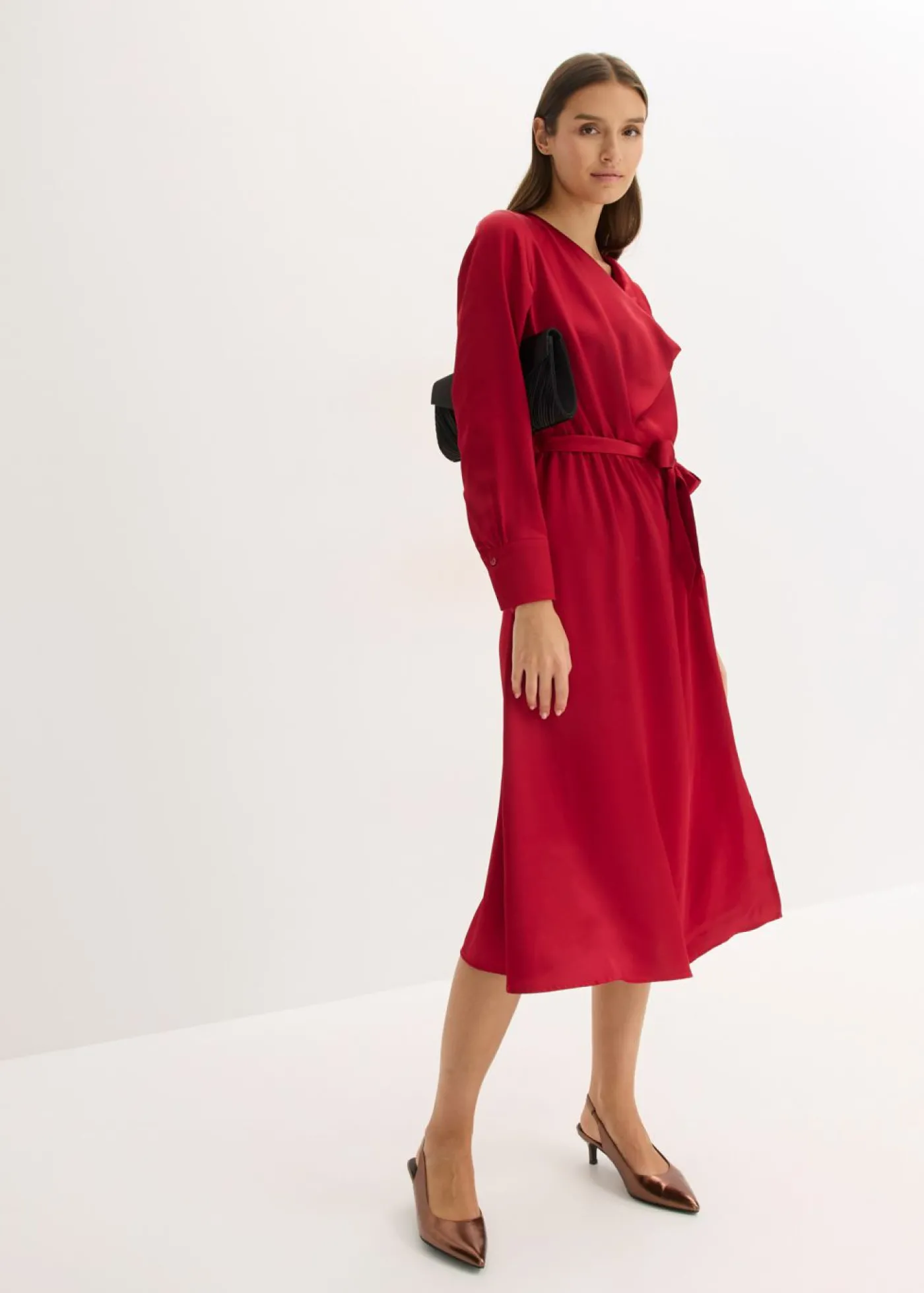 bonprix bonprix Vestido midi de satén brillante rojo cayena