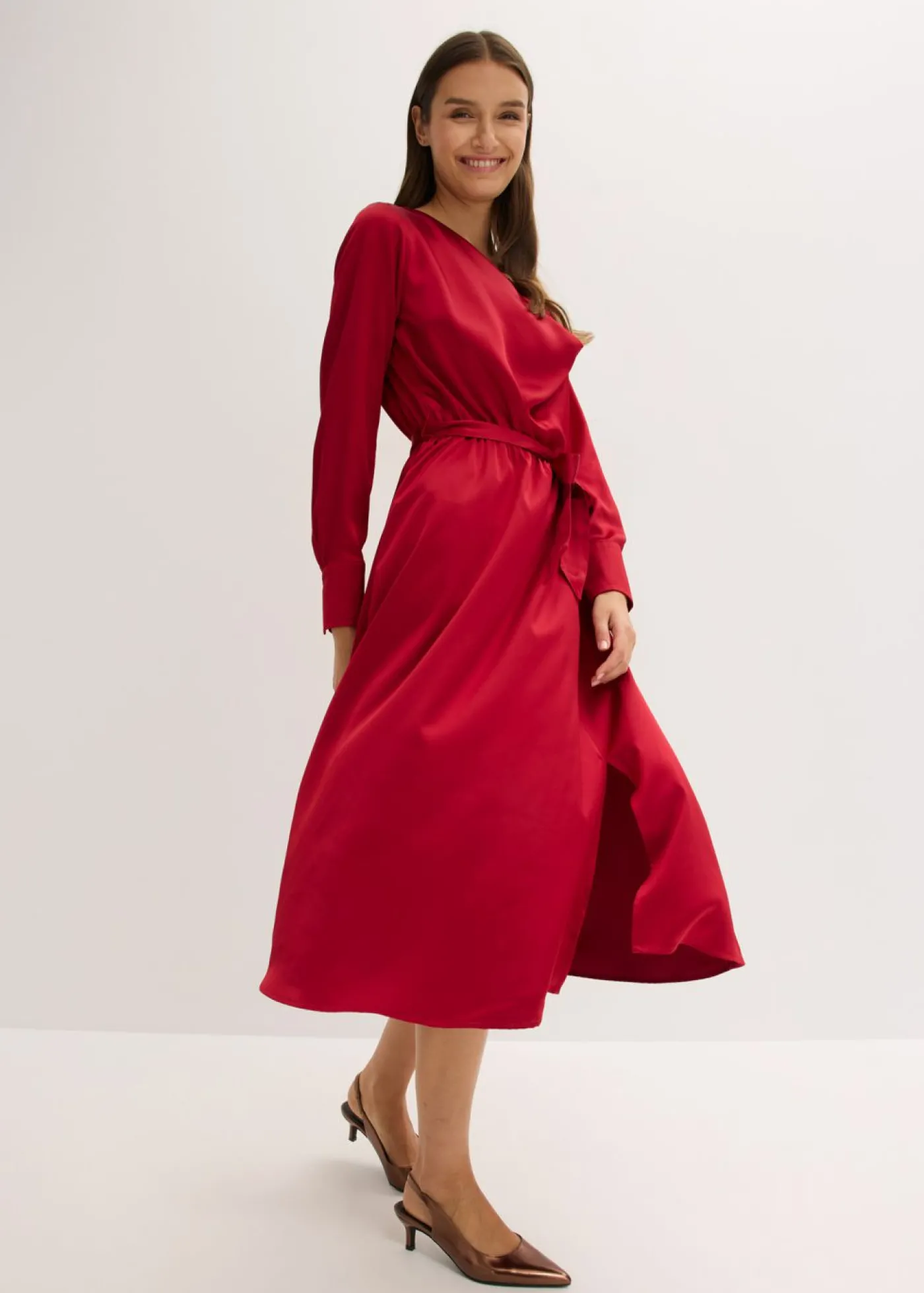 bonprix bonprix Vestido midi de satén brillante rojo cayena