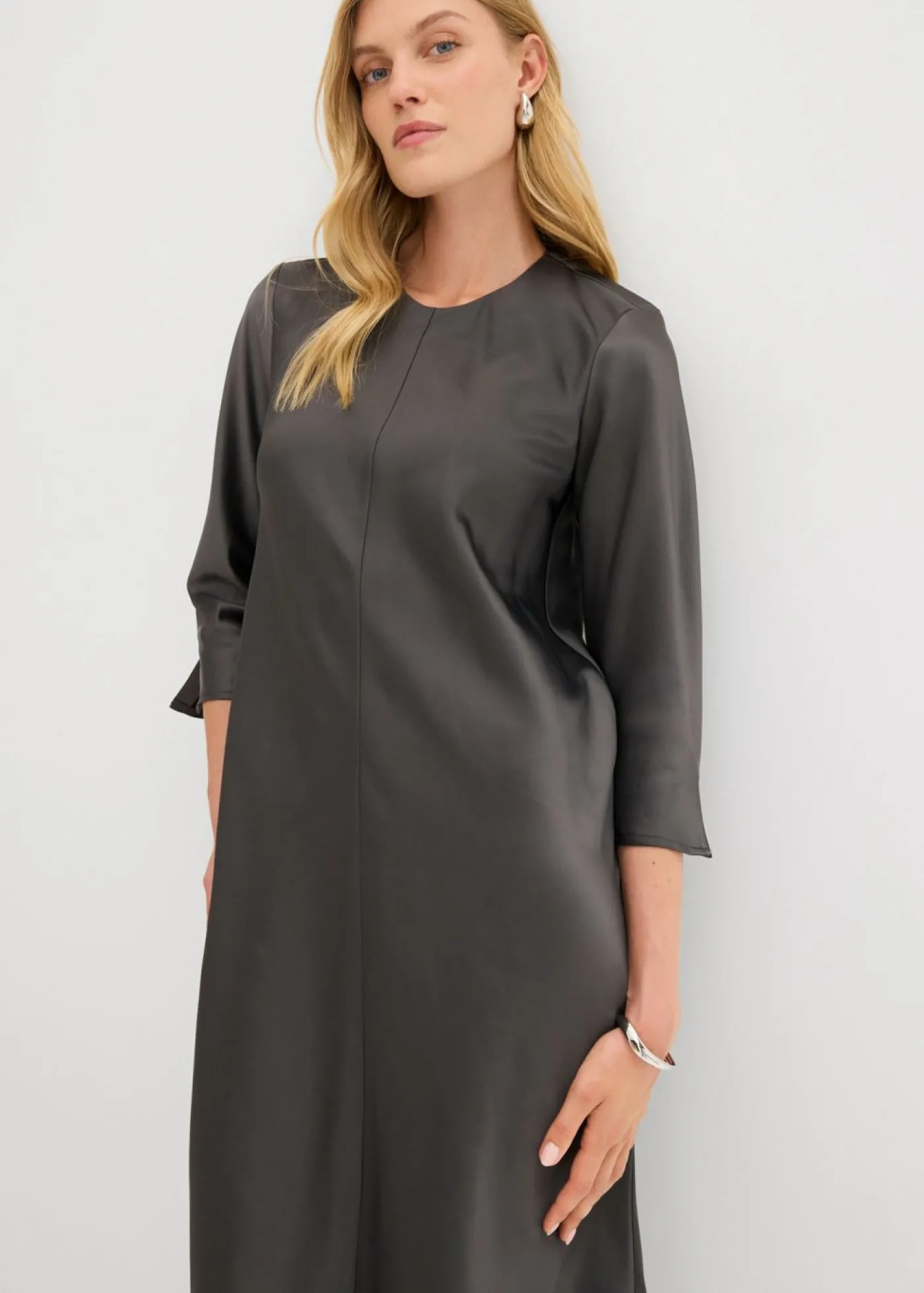 bonprix bonprix Vestido midi de satén brillante antracita Outlet