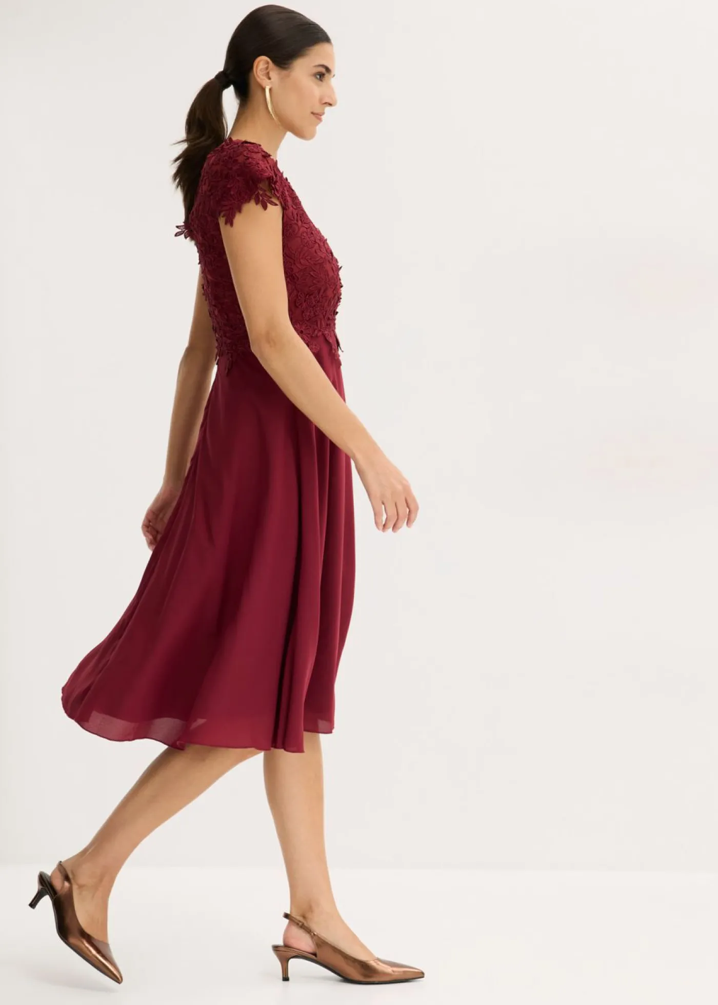 bonprix bonprix Vestido midi de tul delicado con encaje Rojo rubí Discount