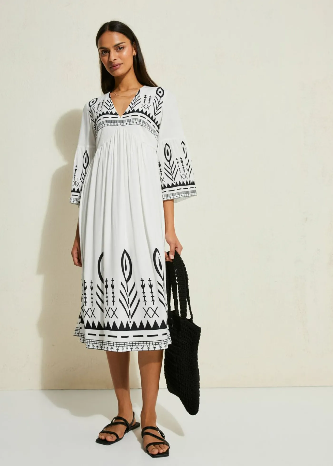 bonprix bonprix Vestido midi de viscosa fluida Blanco Online