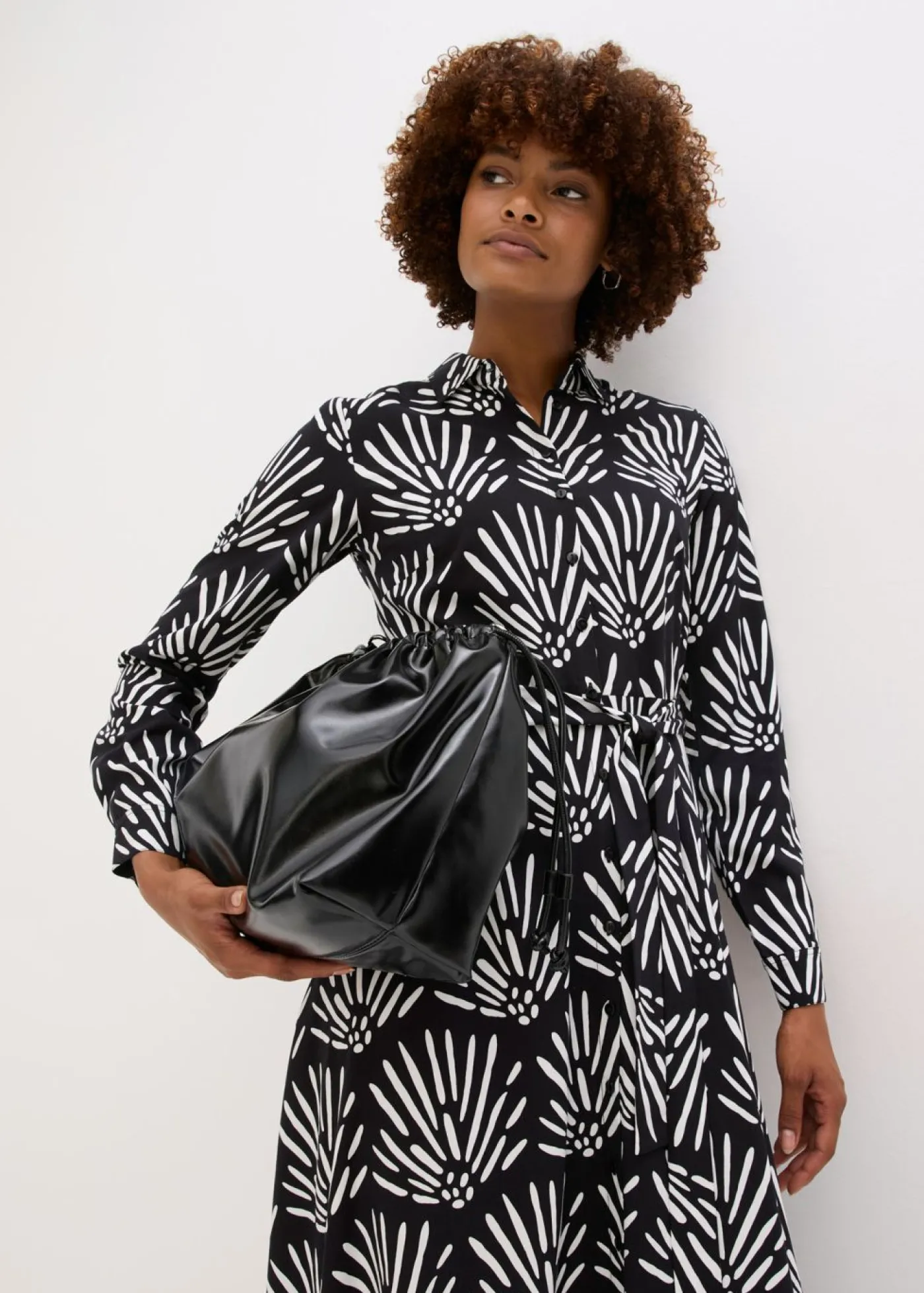 bonprix bonprix Vestido midi de viscosa fluida Negro-blanco Clearance