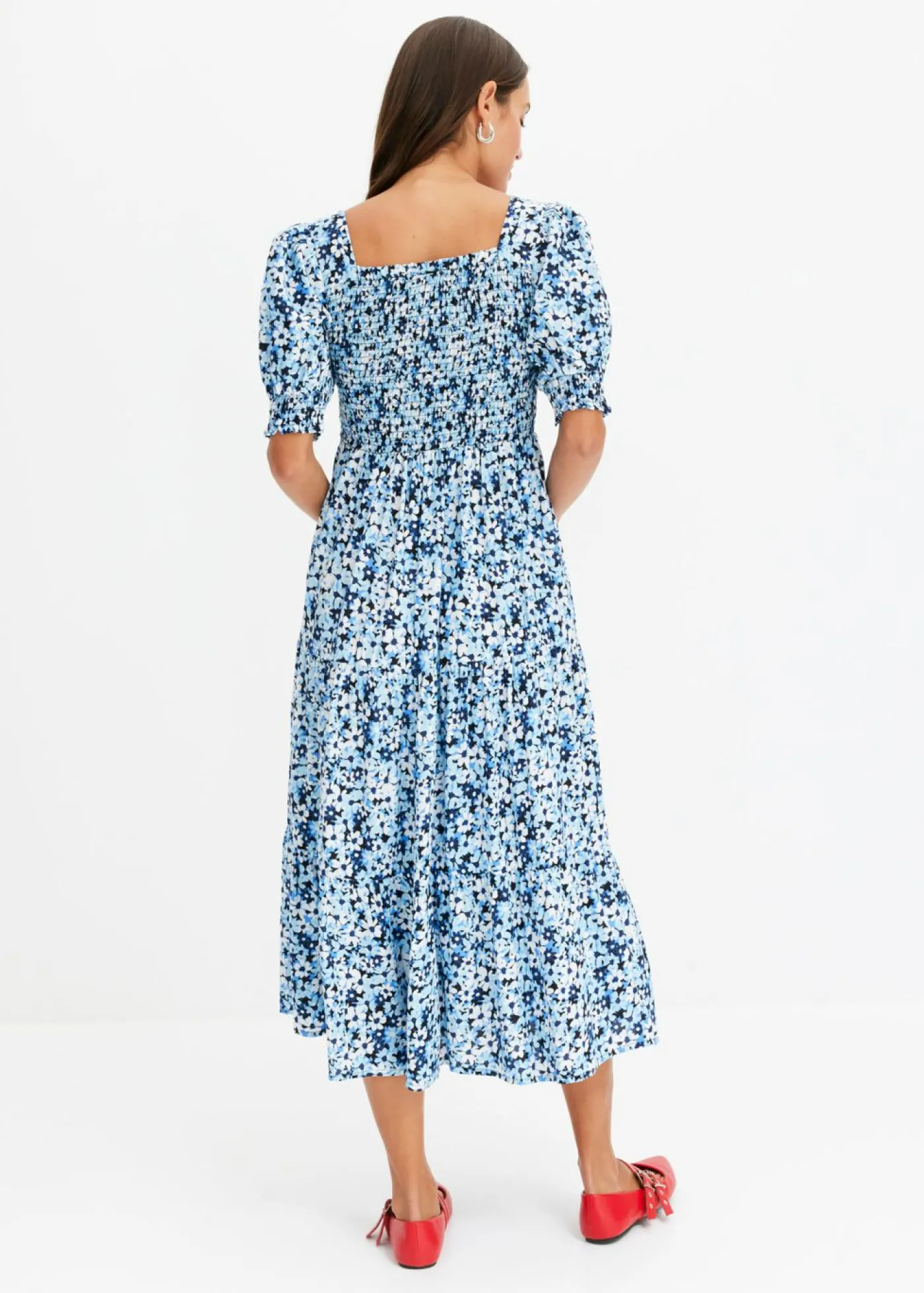 bonprix bonprix Vestido midi estampado azul pálido con flores Hot