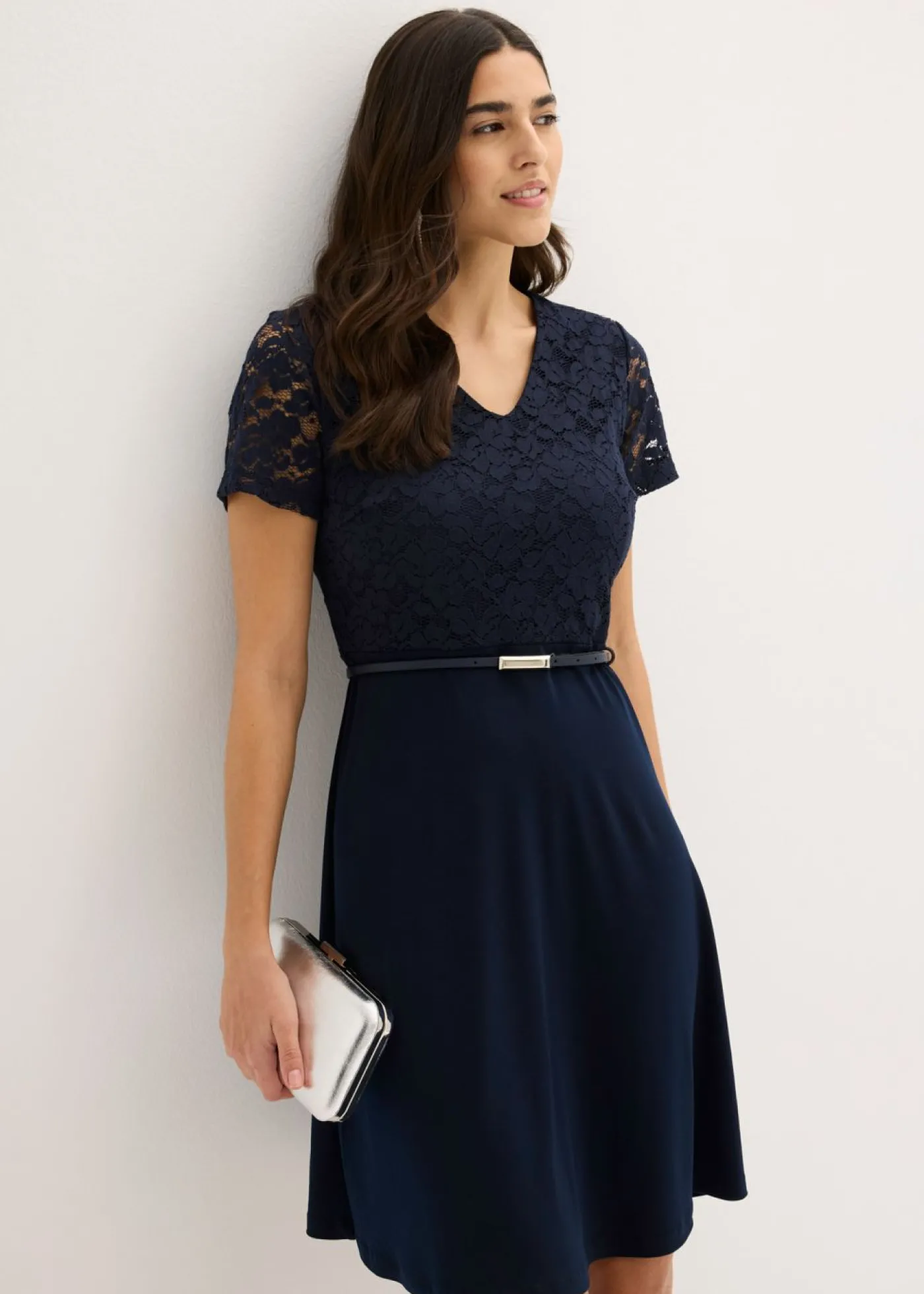 bonprix bonprix Vestido mini con encaje y cinturón Azul marino Sale