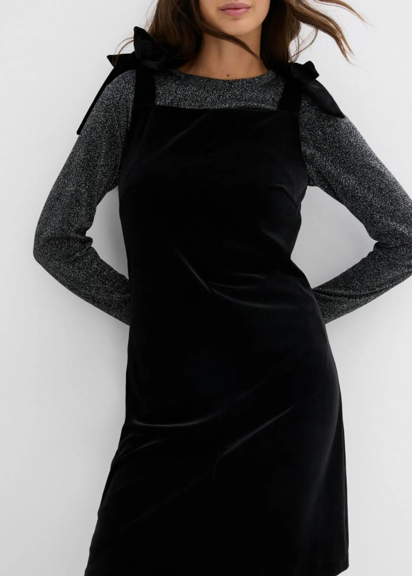 bonprix bonprix Vestido mini de terciopelo suave Negro New