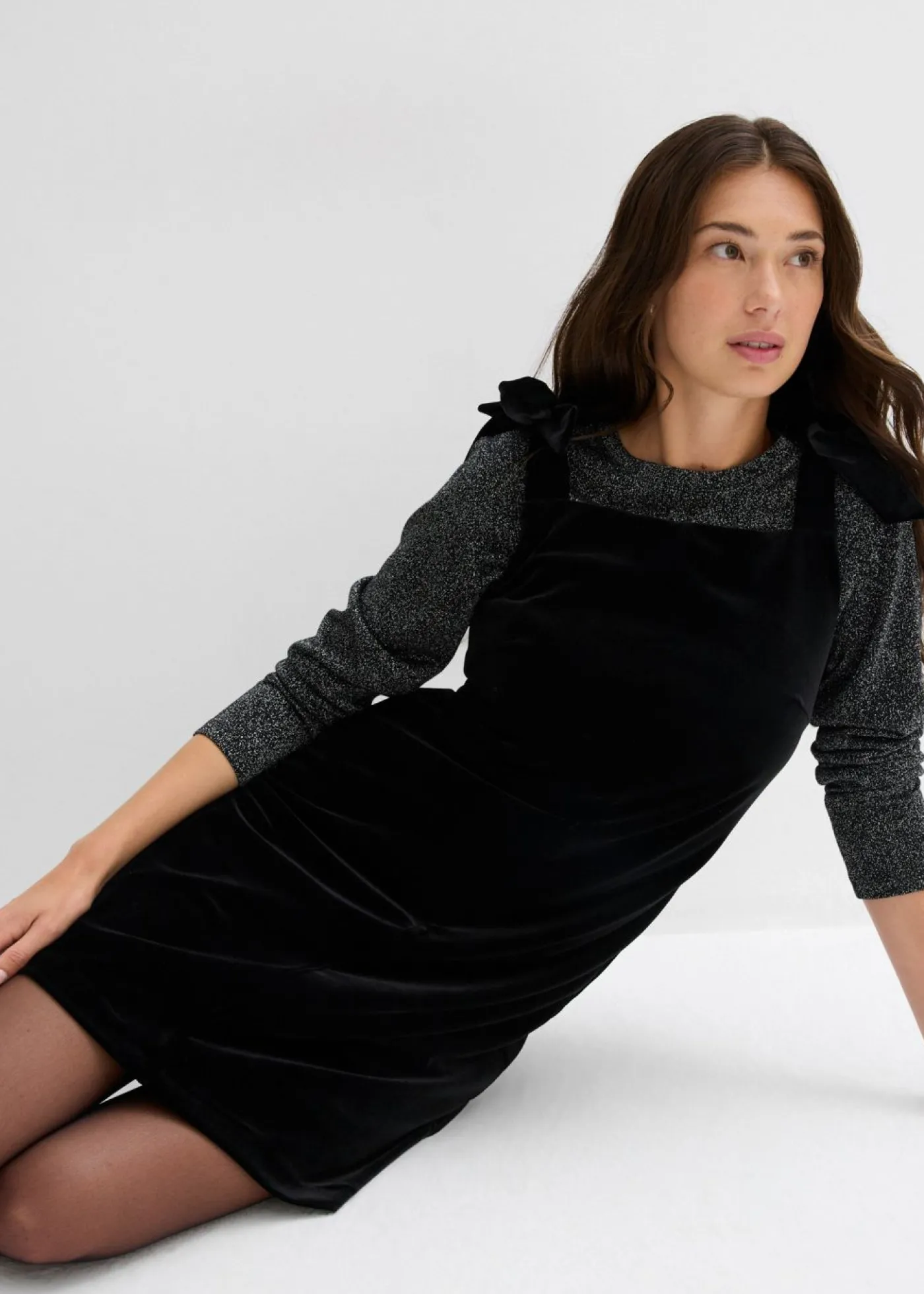 bonprix bonprix Vestido mini de terciopelo suave Negro New