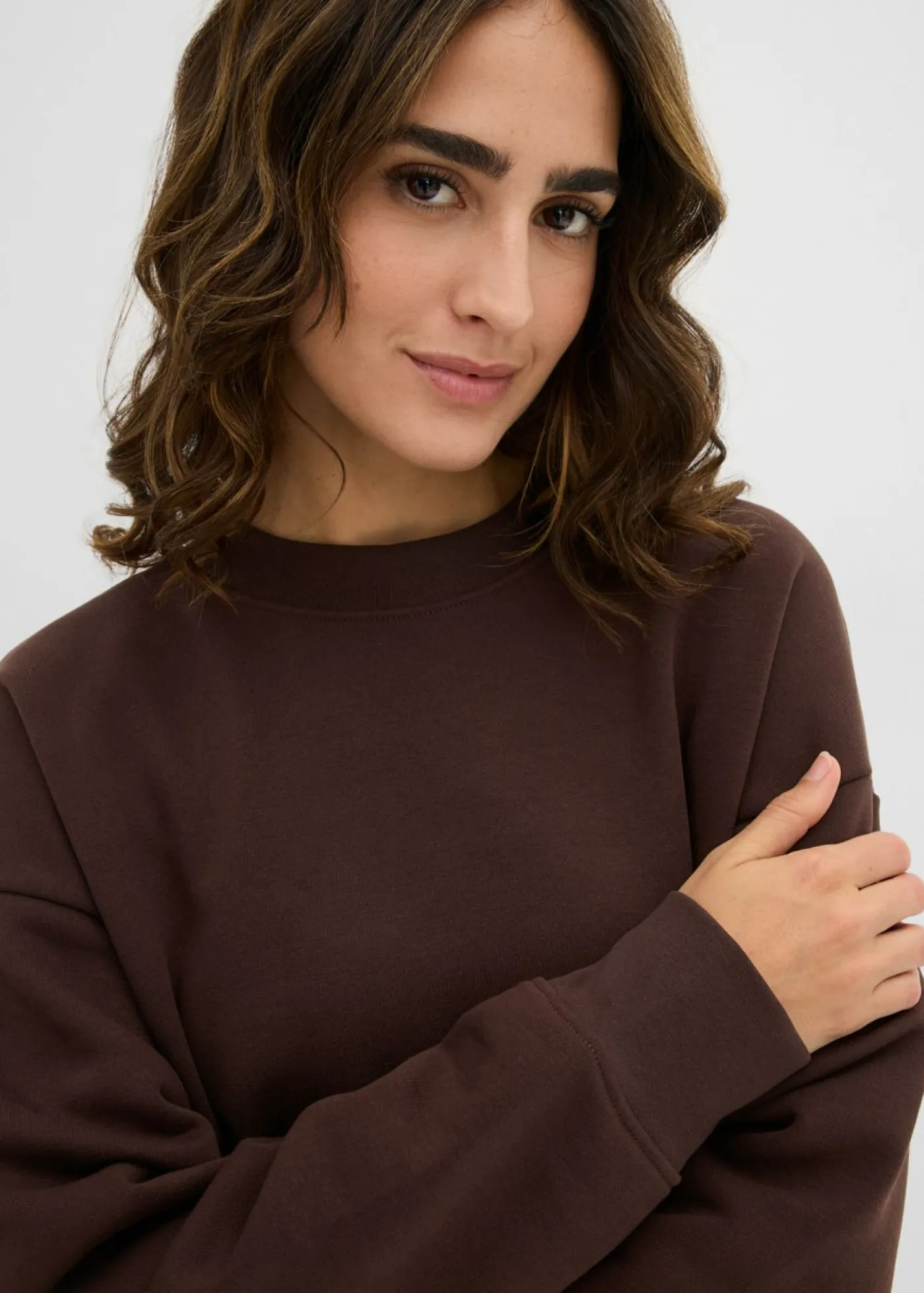 bonprix bonprix Vestido oversize tipo sudadera Marrón oscuro Hot