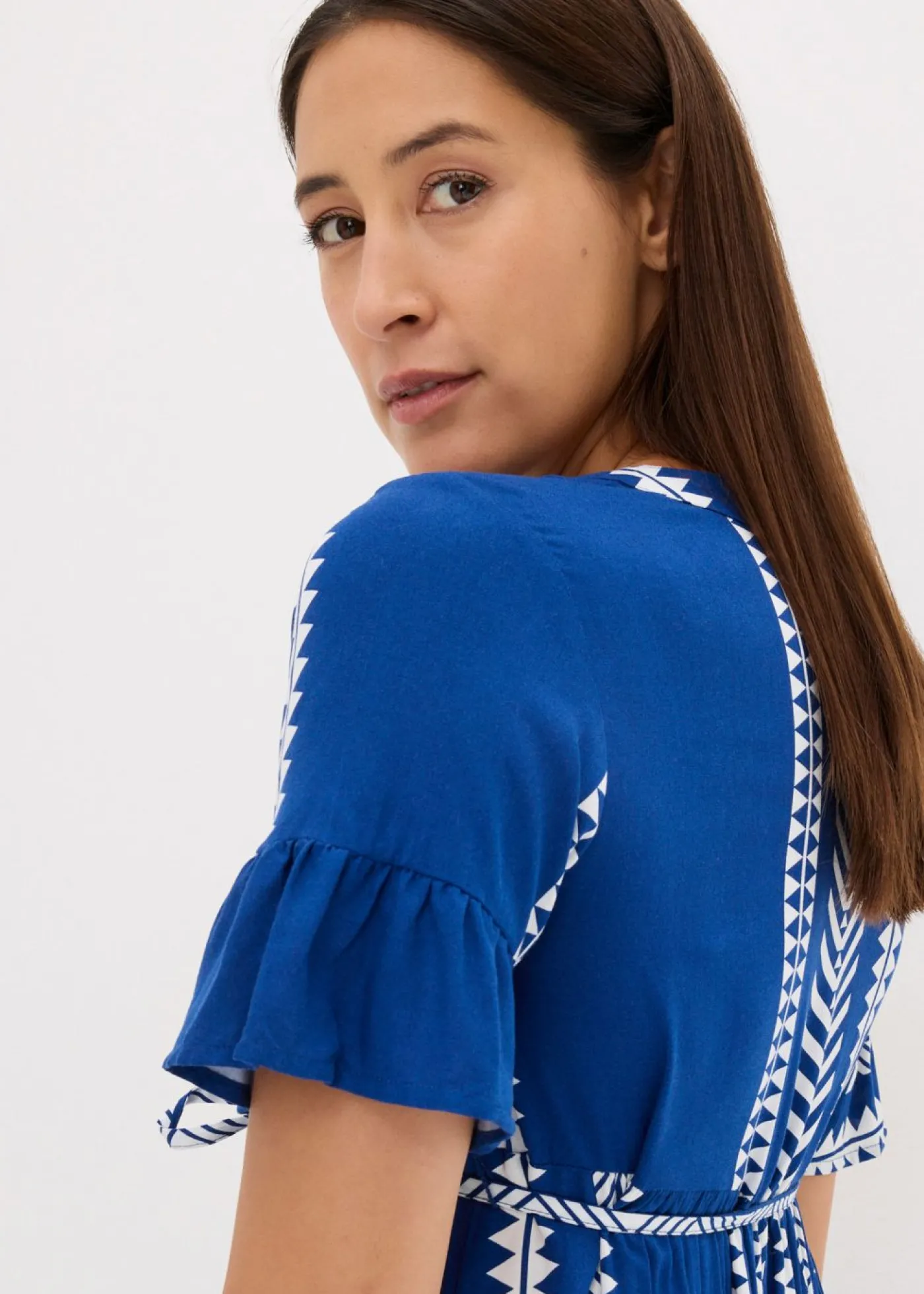 bonprix bonprix Vestido premamá/de lactancia 2 en 1 de viscosa fluida Blanco-azul real con estampado gráfico