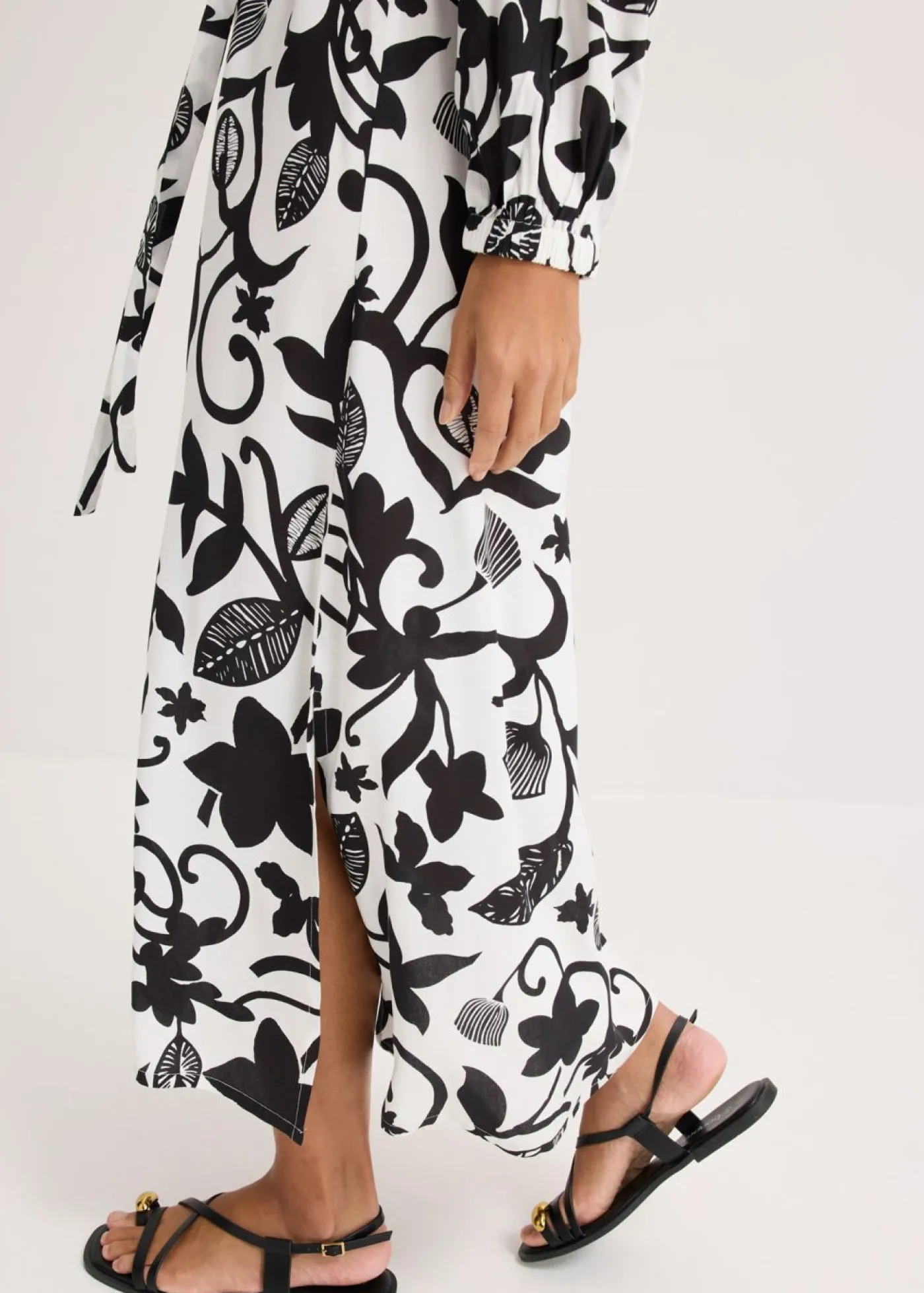 bonprix bonprix Vestido tipo caftán de viscosa fluida Negro-blanco crema Outlet