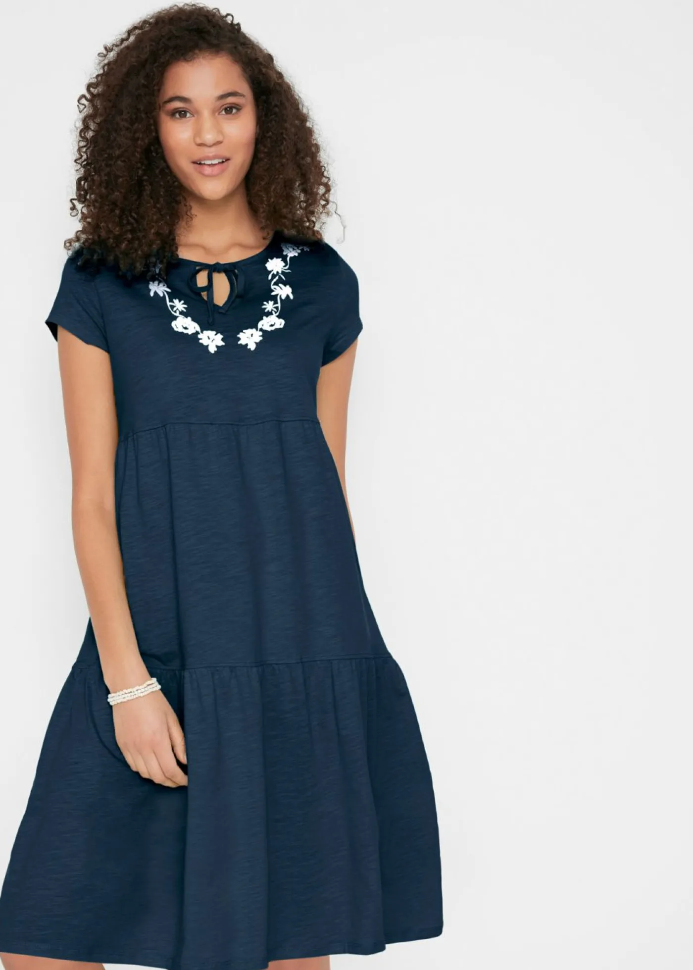 bonprix bonprix Vestido tipo túnica de algodón con manga corta Azul oscuro de flores