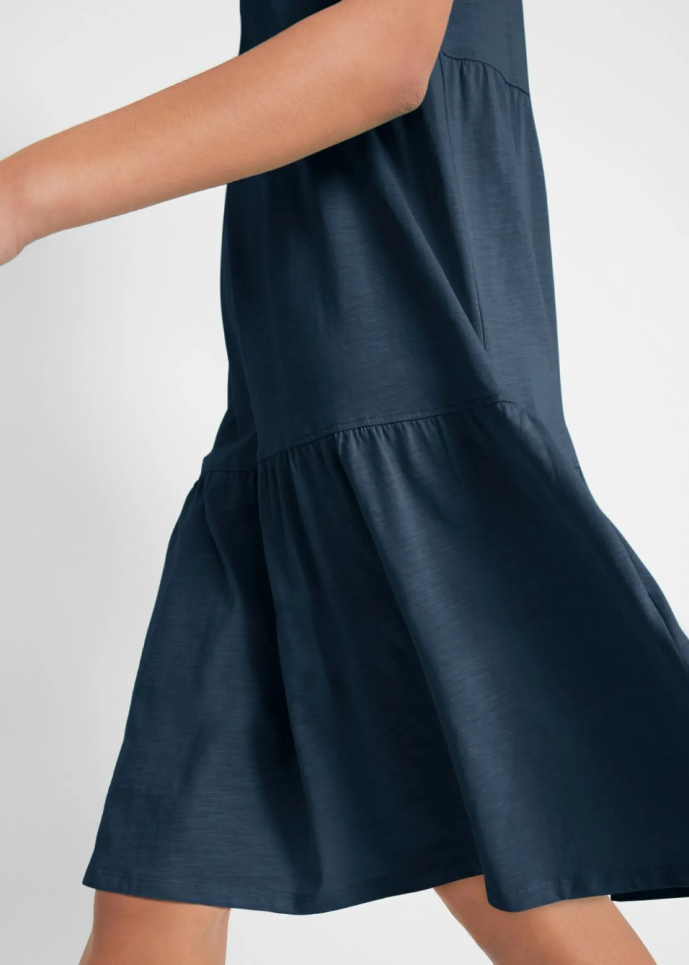 bonprix bonprix Vestido tipo túnica de algodón con manga corta Azul oscuro de flores