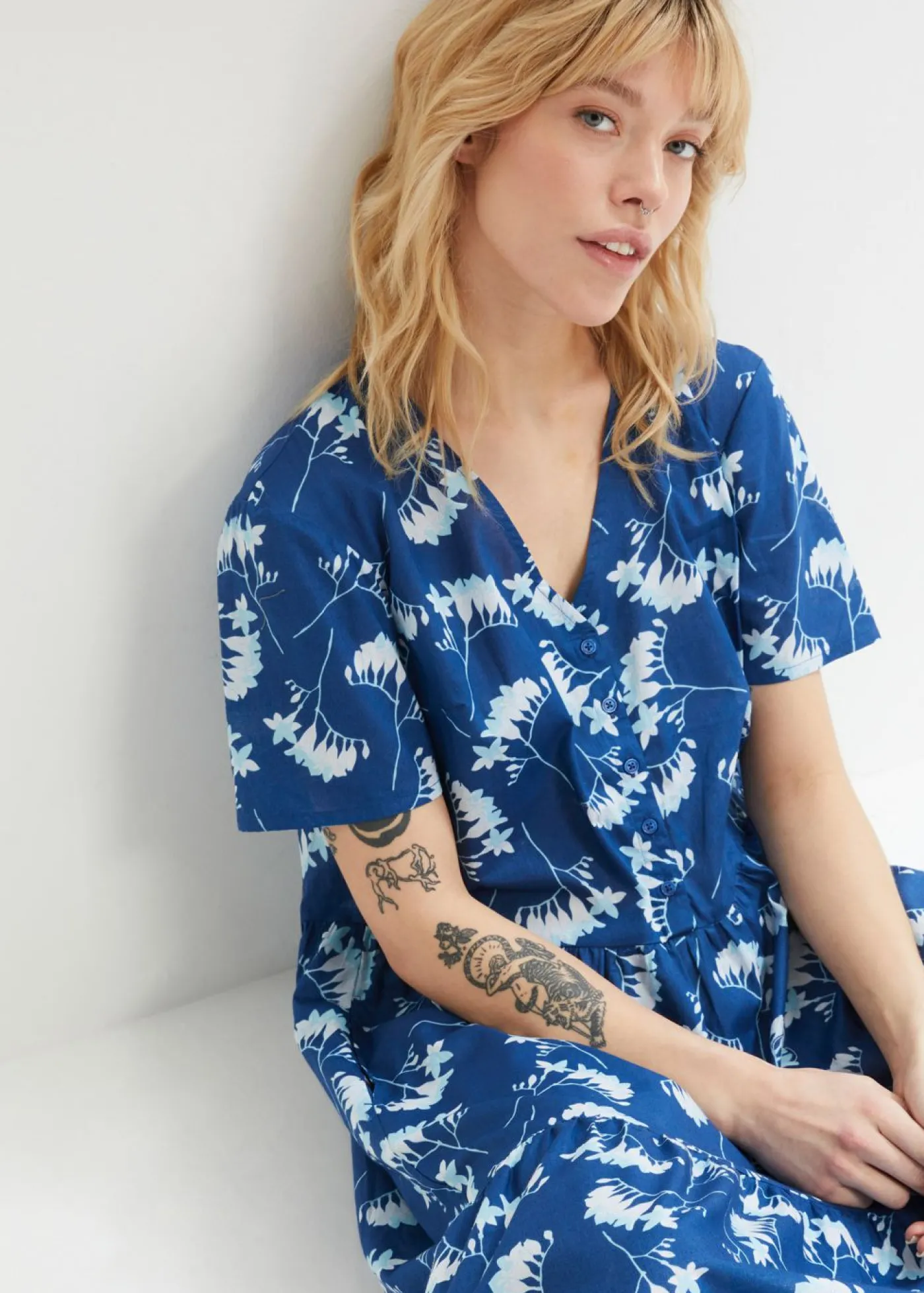 bonprix bonprix Vestido tipo túnica de largo midi azul genciana Clearance