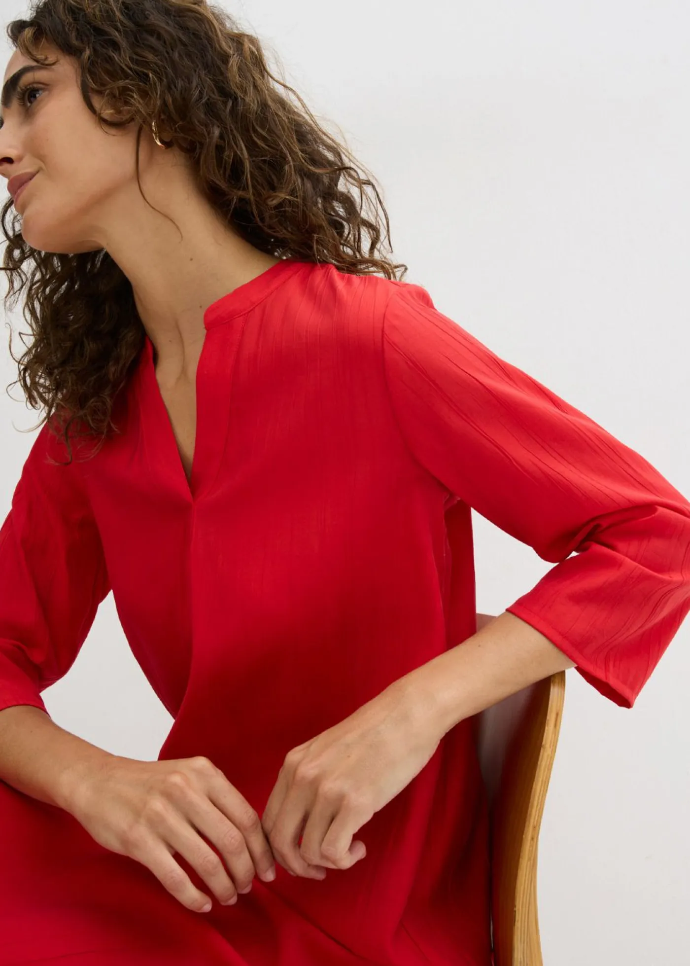 bonprix bonprix Vestido tipo túnica de mezcla de viscosa con efecto estructurado fresa Sale