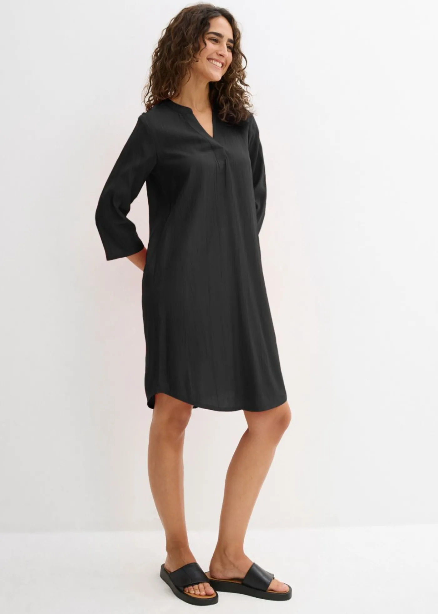 bonprix bonprix Vestido tipo túnica de mezcla de viscosa con efecto estructurado Negro Online