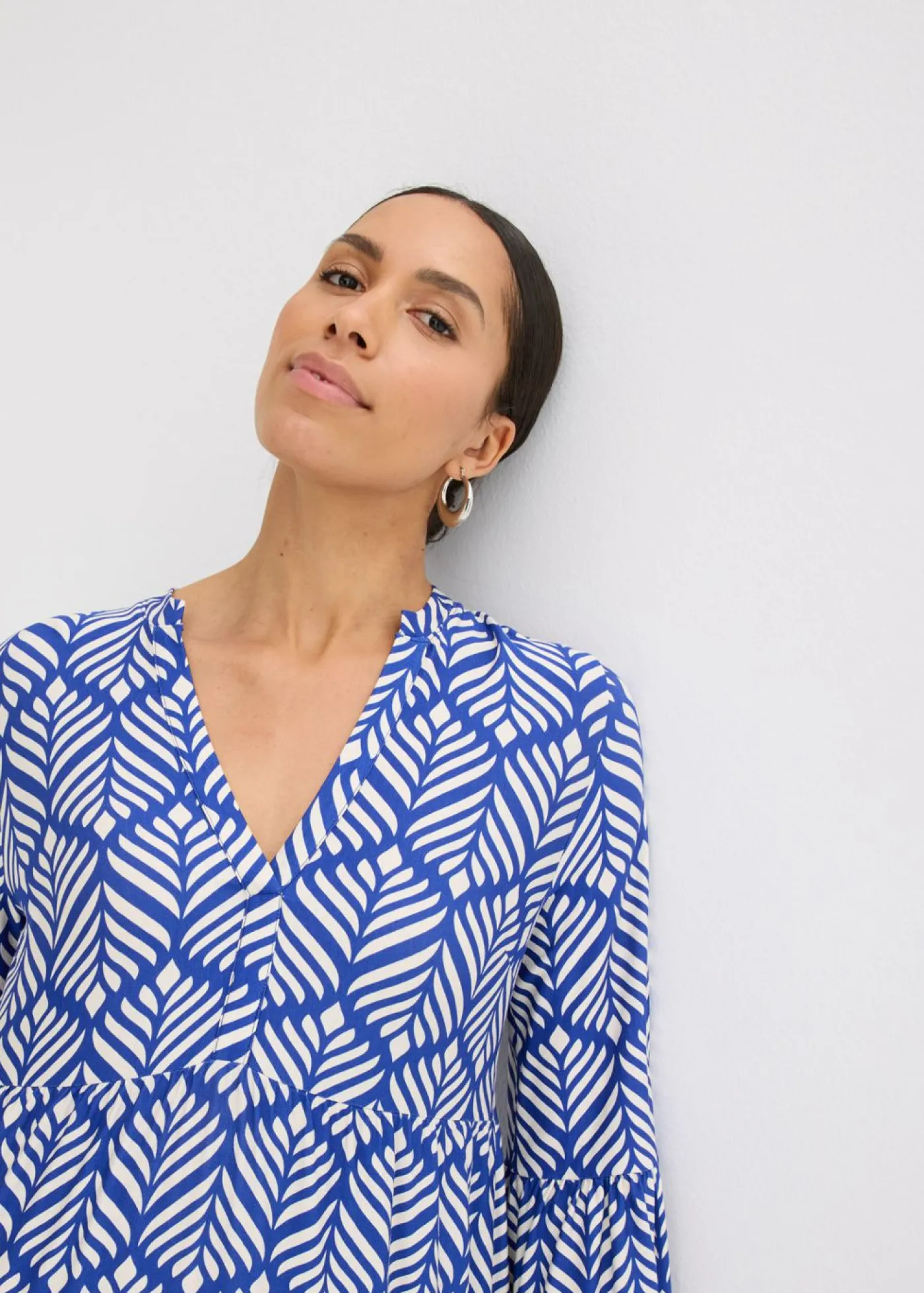 bonprix bonprix Vestido tipo túnica de punto de mezcla de viscosa suave Azul-blanco Discount