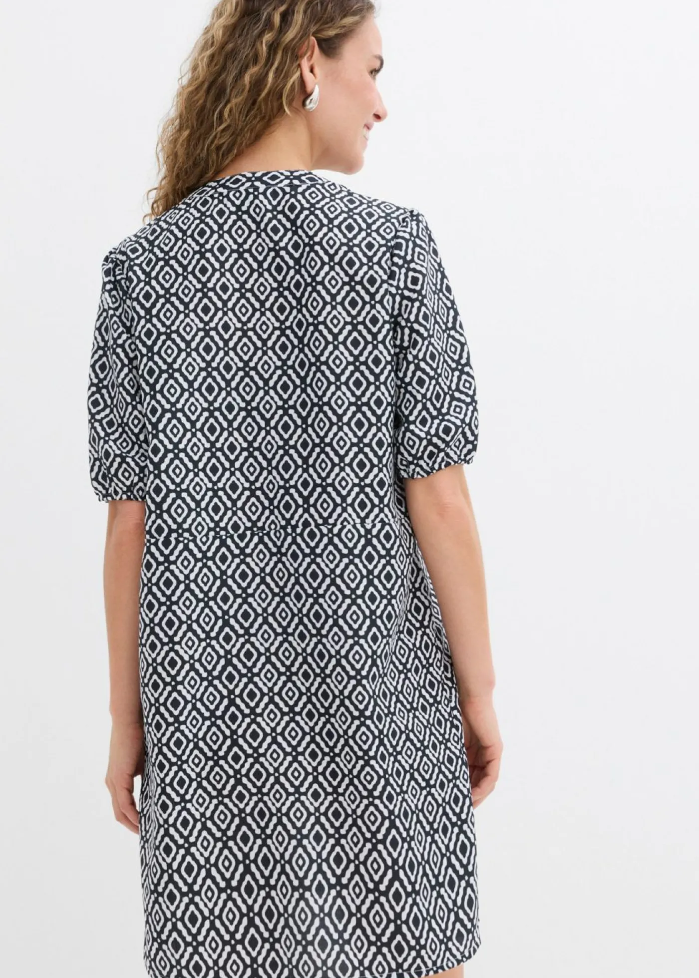bonprix bonprix Vestido tipo túnica de viscosa fluida Negro-blanco lana Hot