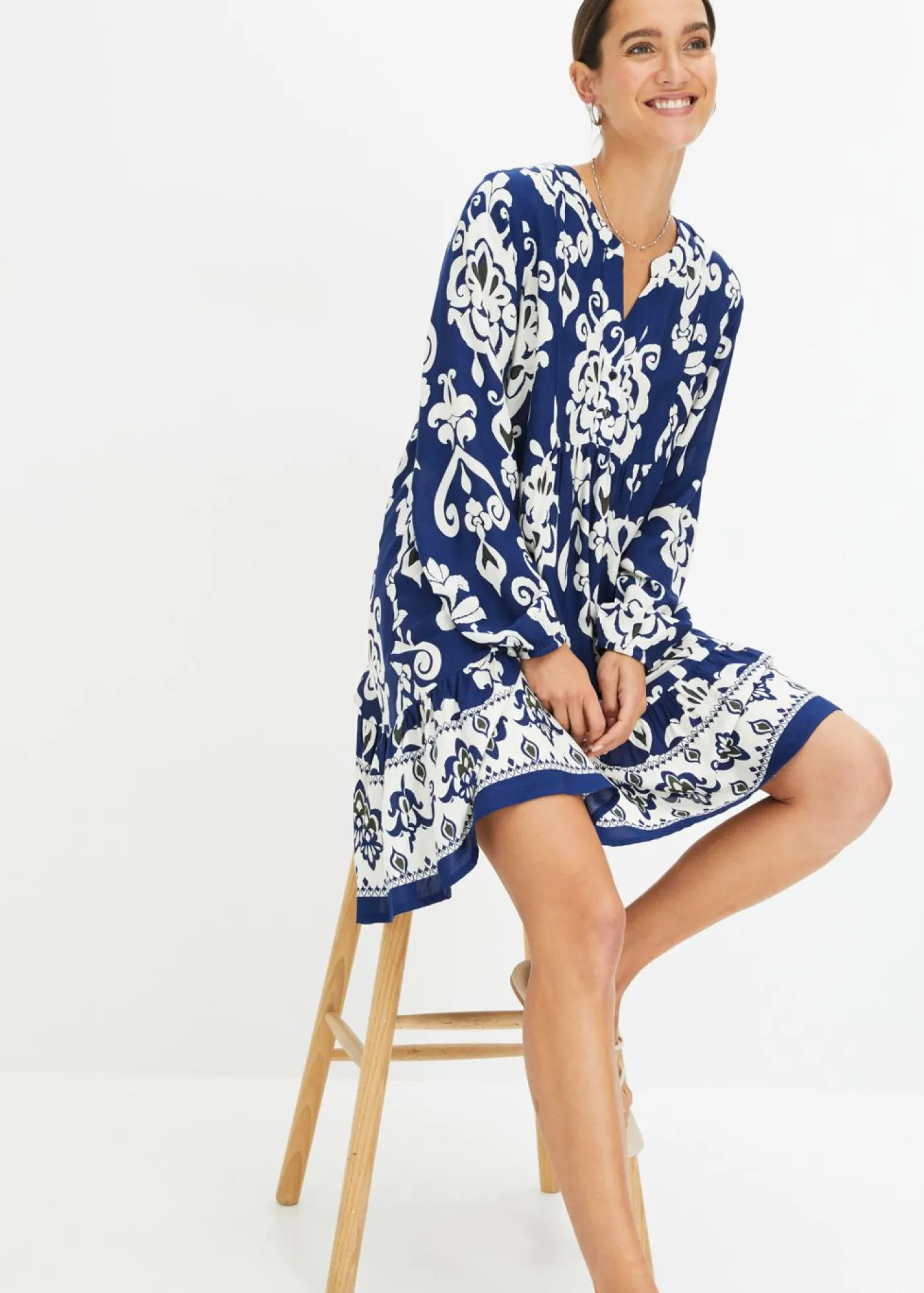 bonprix bonprix Vestido tipo túnica de viscosa fluida Azul oxford/blanco lana New