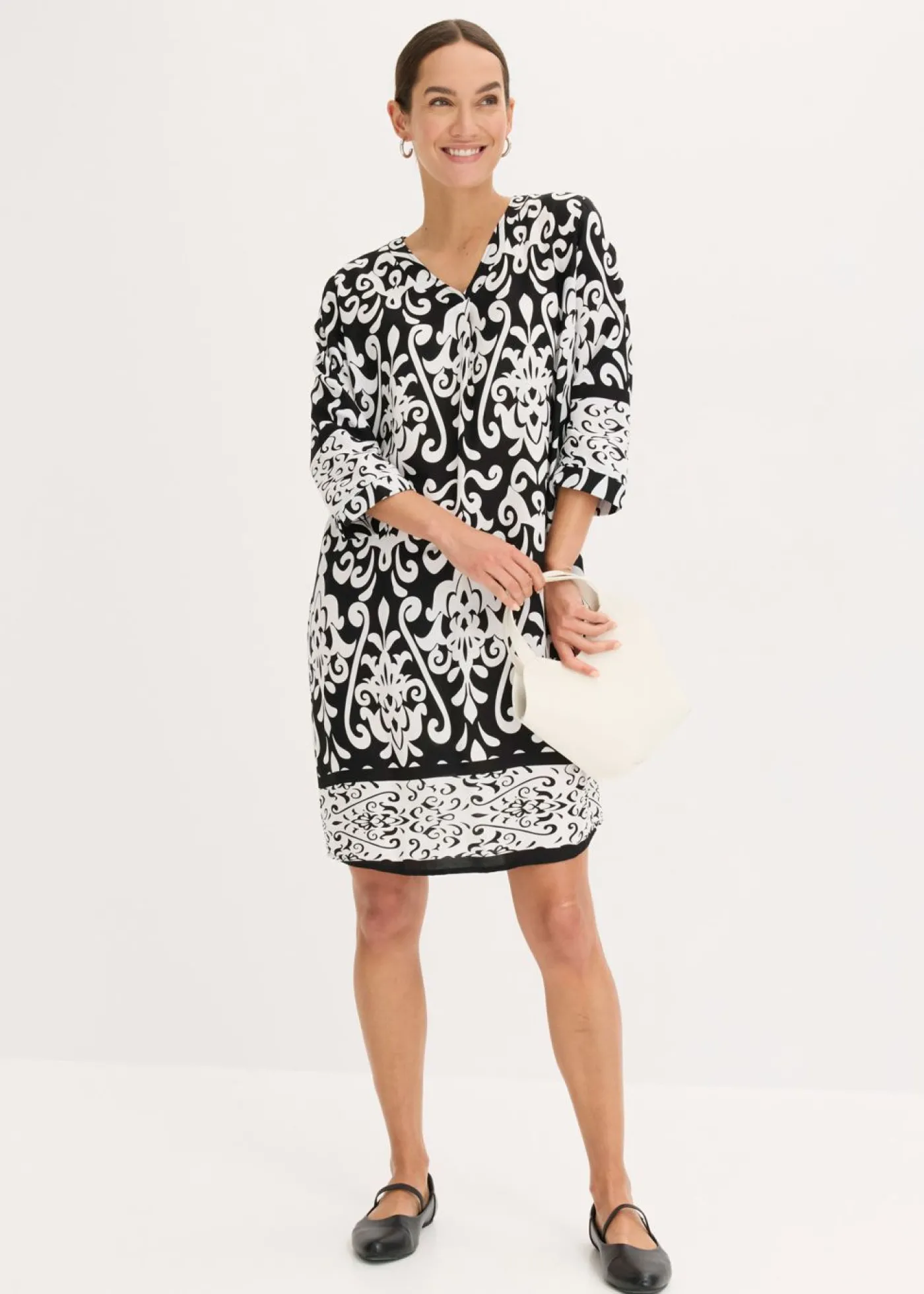 bonprix bonprix Vestido tipo túnica de viscosa fluida Negro-blanco estampado Best