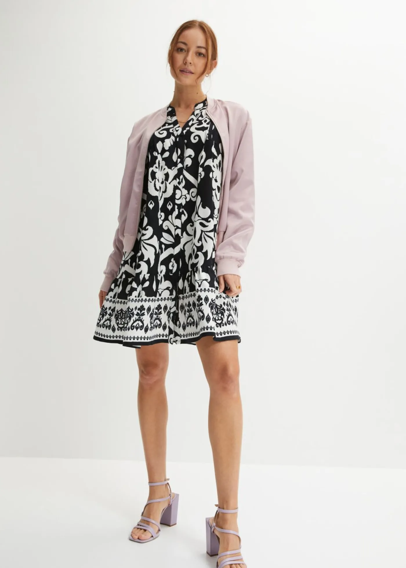 bonprix bonprix Vestido tipo túnica de viscosa fluida Negro-blanco con estampado gráfico Outlet