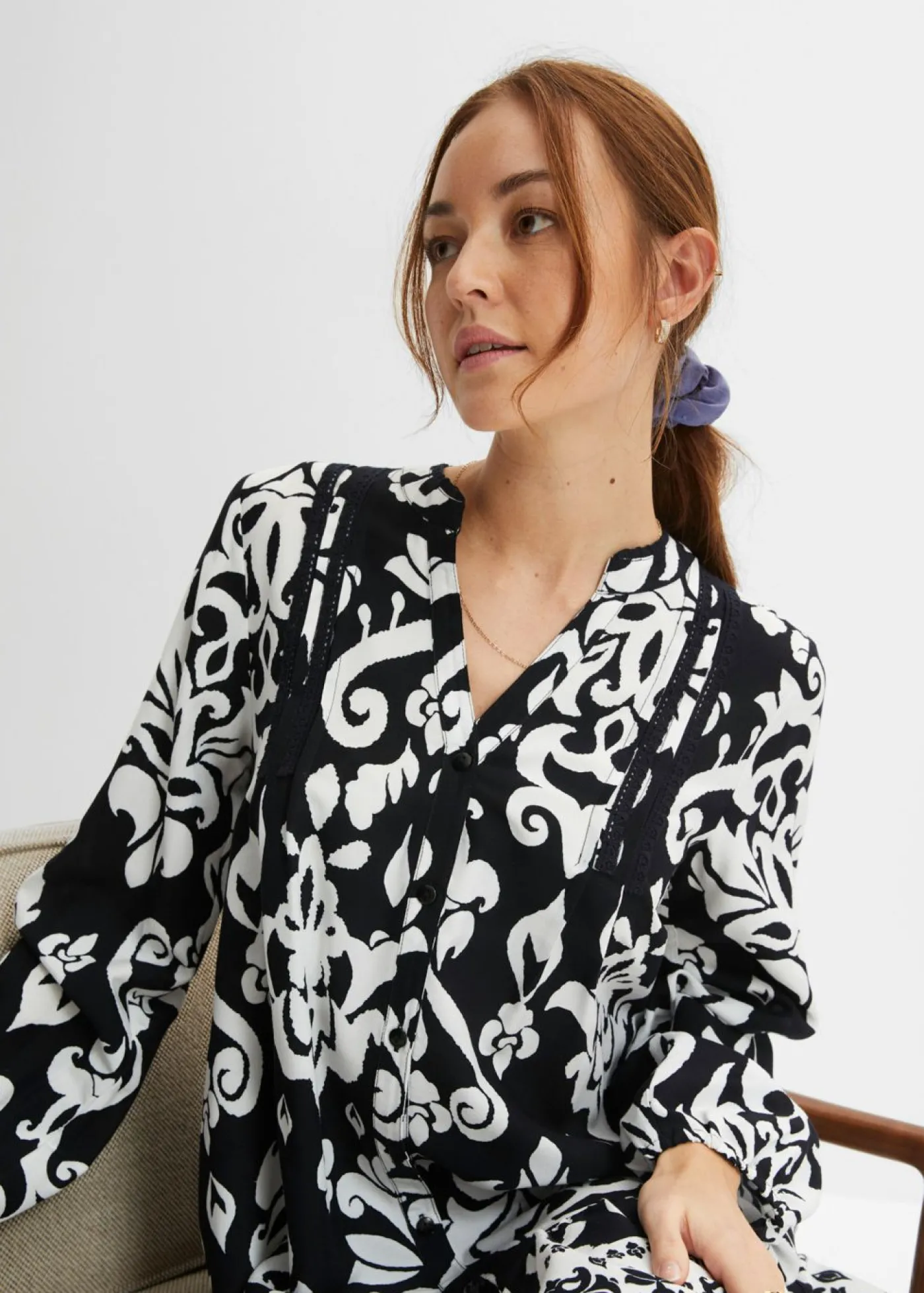 bonprix bonprix Vestido tipo túnica de viscosa fluida Negro-blanco con estampado gráfico Outlet