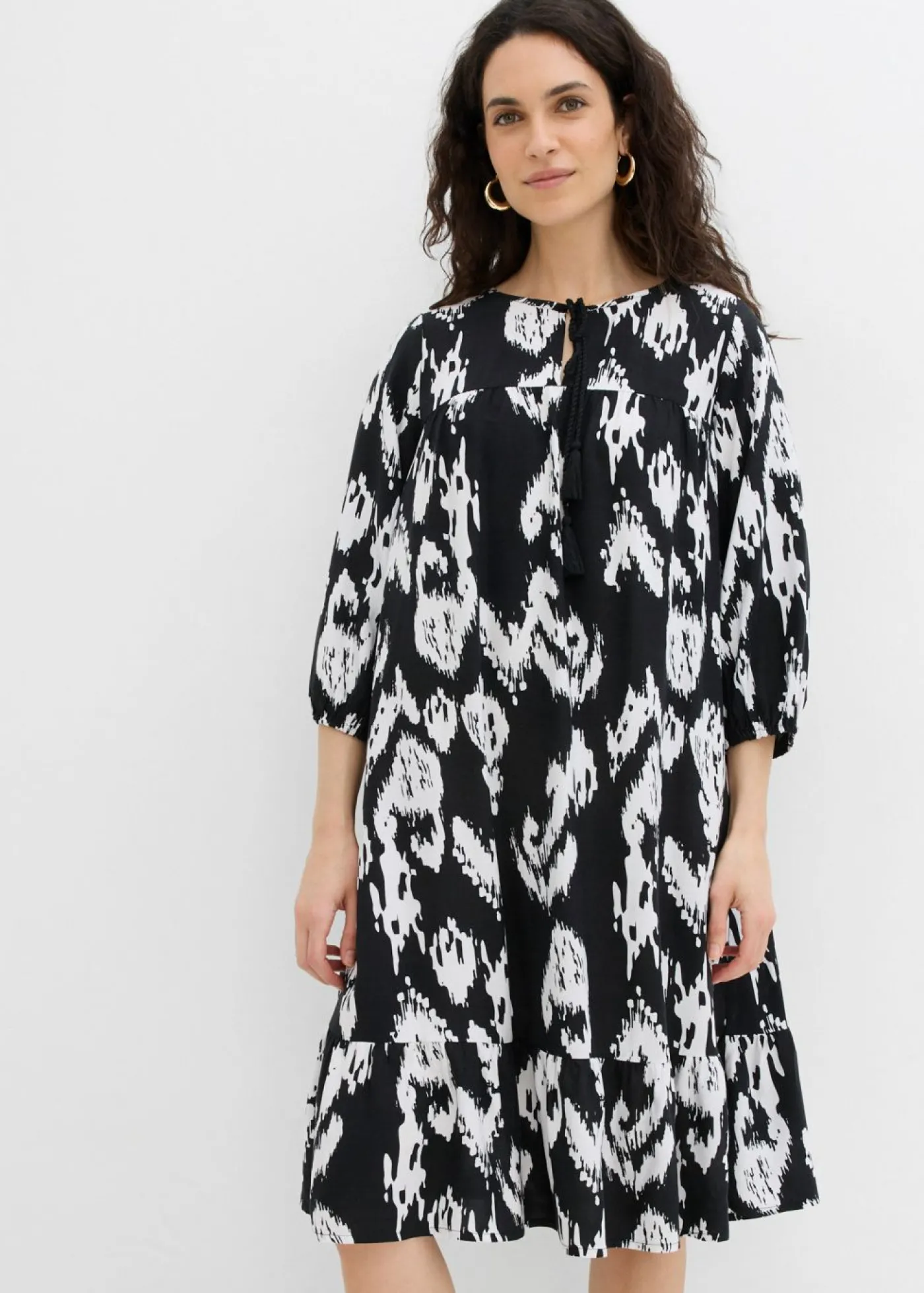 bonprix bonprix Vestido tipo túnica de viscosa pura Negro-blanco lana estampado Clearance