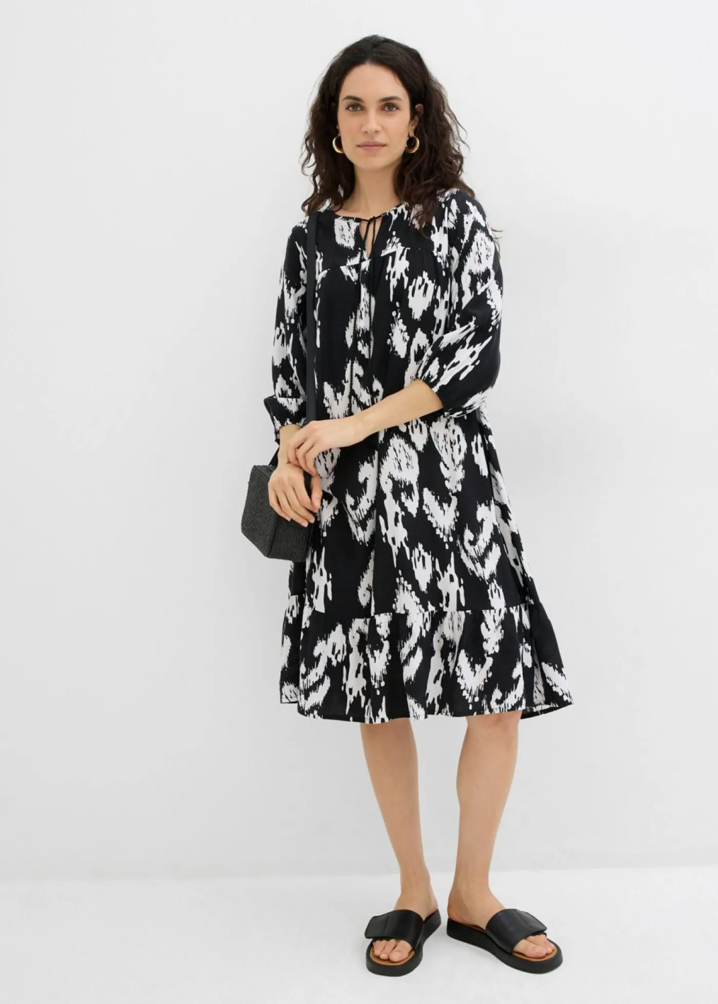 bonprix bonprix Vestido tipo túnica de viscosa pura Negro-blanco lana estampado Clearance
