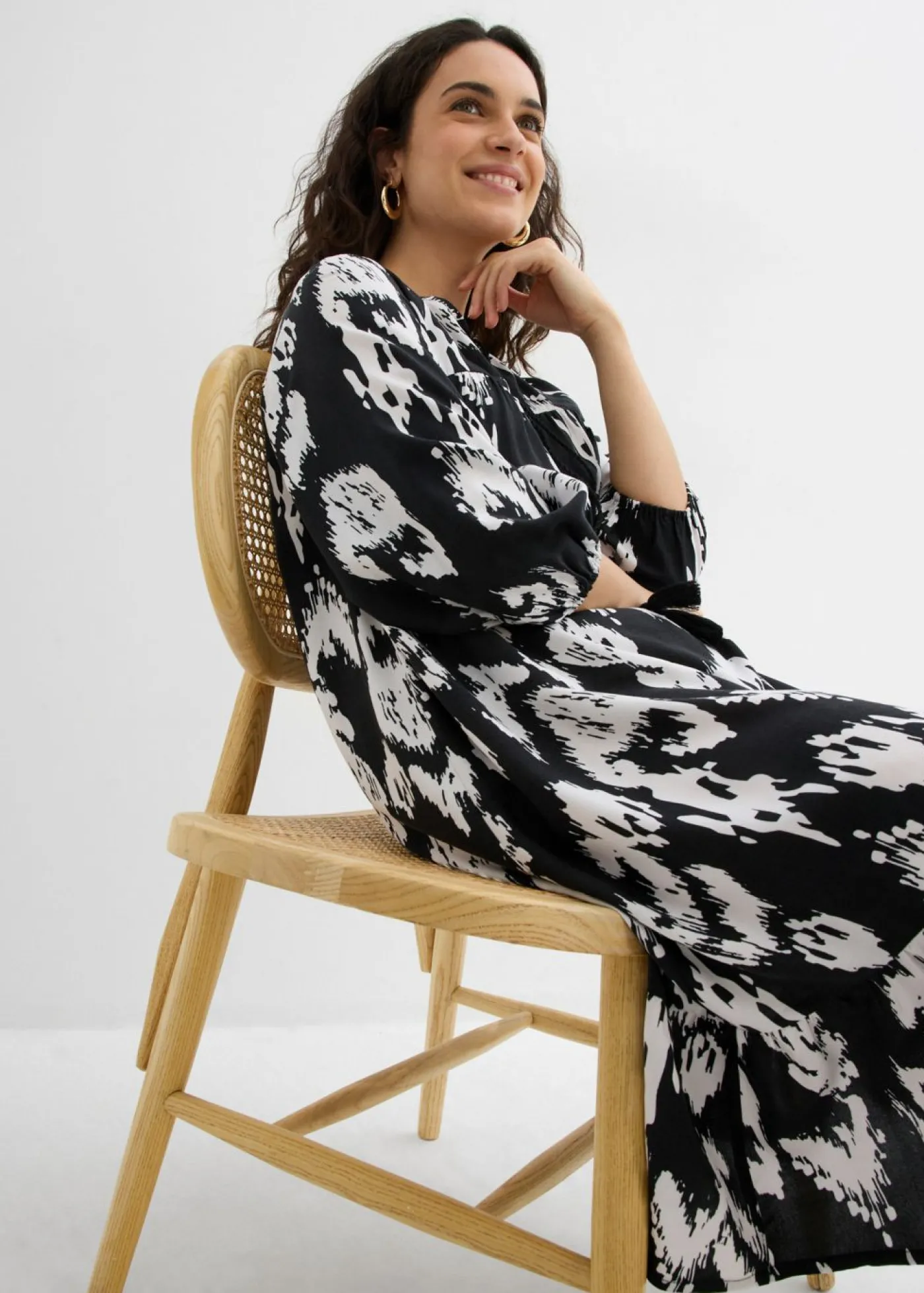 bonprix bonprix Vestido tipo túnica de viscosa pura Negro-blanco lana estampado Clearance