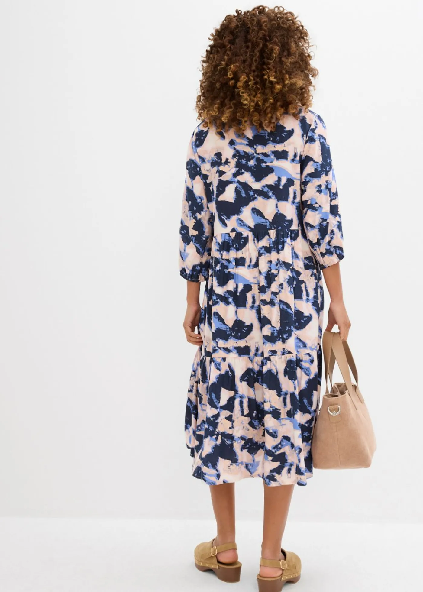 bonprix bonprix Vestido tipo túnica de viscosa fluida Azul nube/rosa melocotón/azul marino/rosa crema/lila empolvado estampado Discount