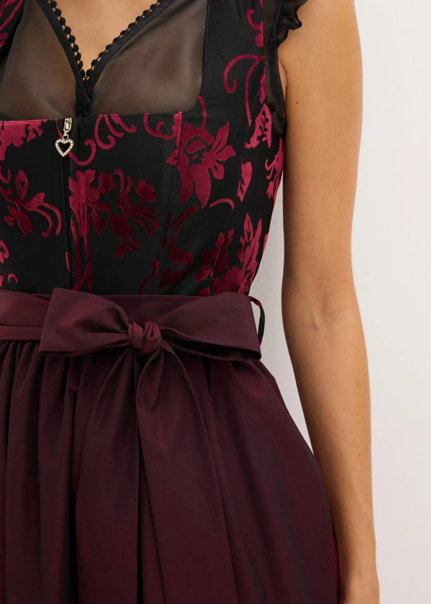 bonprix bonprix Vestido tirolés con terciopelo y largo midi (2 piezas) Rojo New