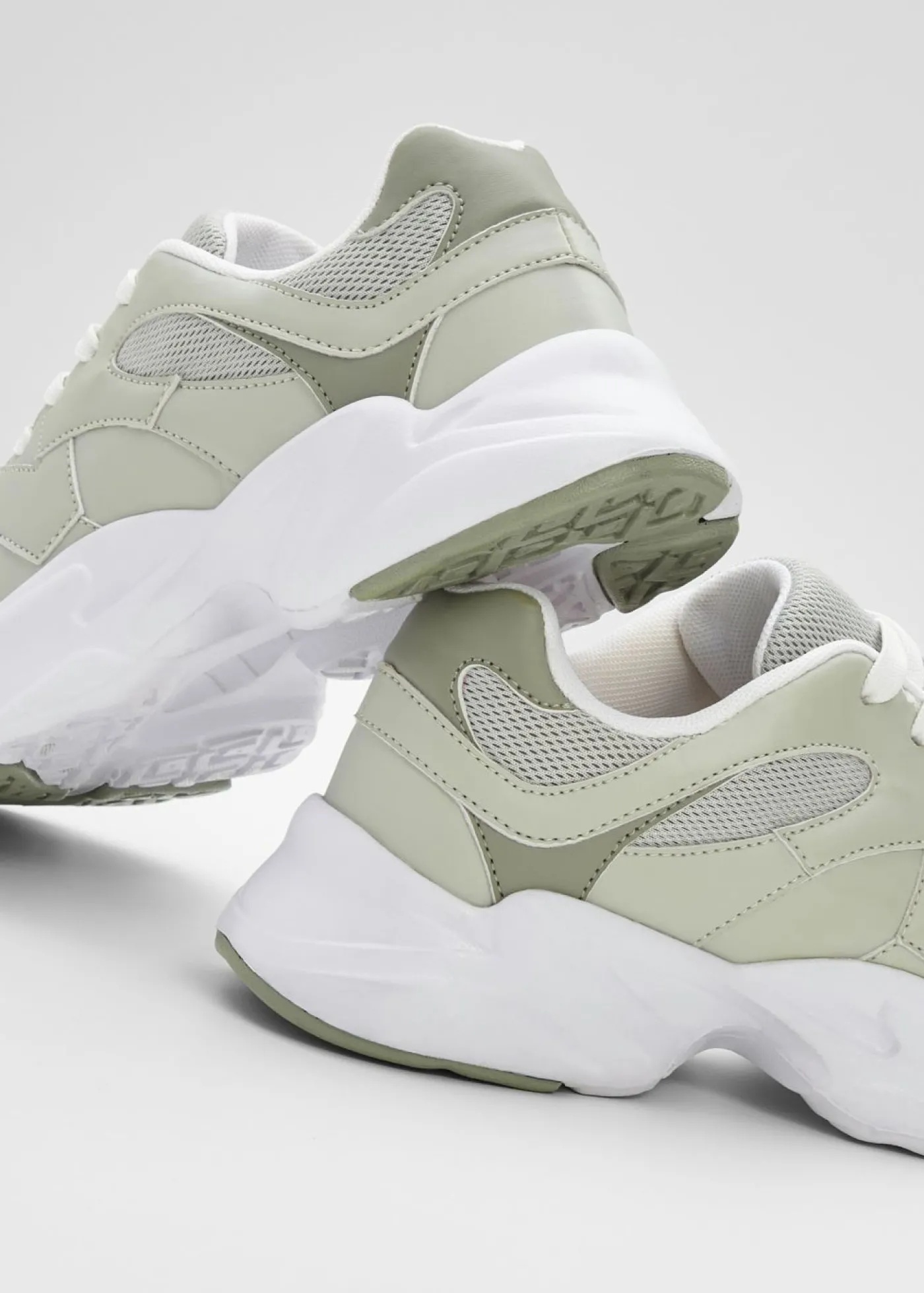 bonprix bonprix Zapatillas Chunky Verde pastel Outlet