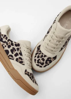 bonprix bonprix Zapatillas con detalles animales Arena claro/beige con estampado de leopardo Online