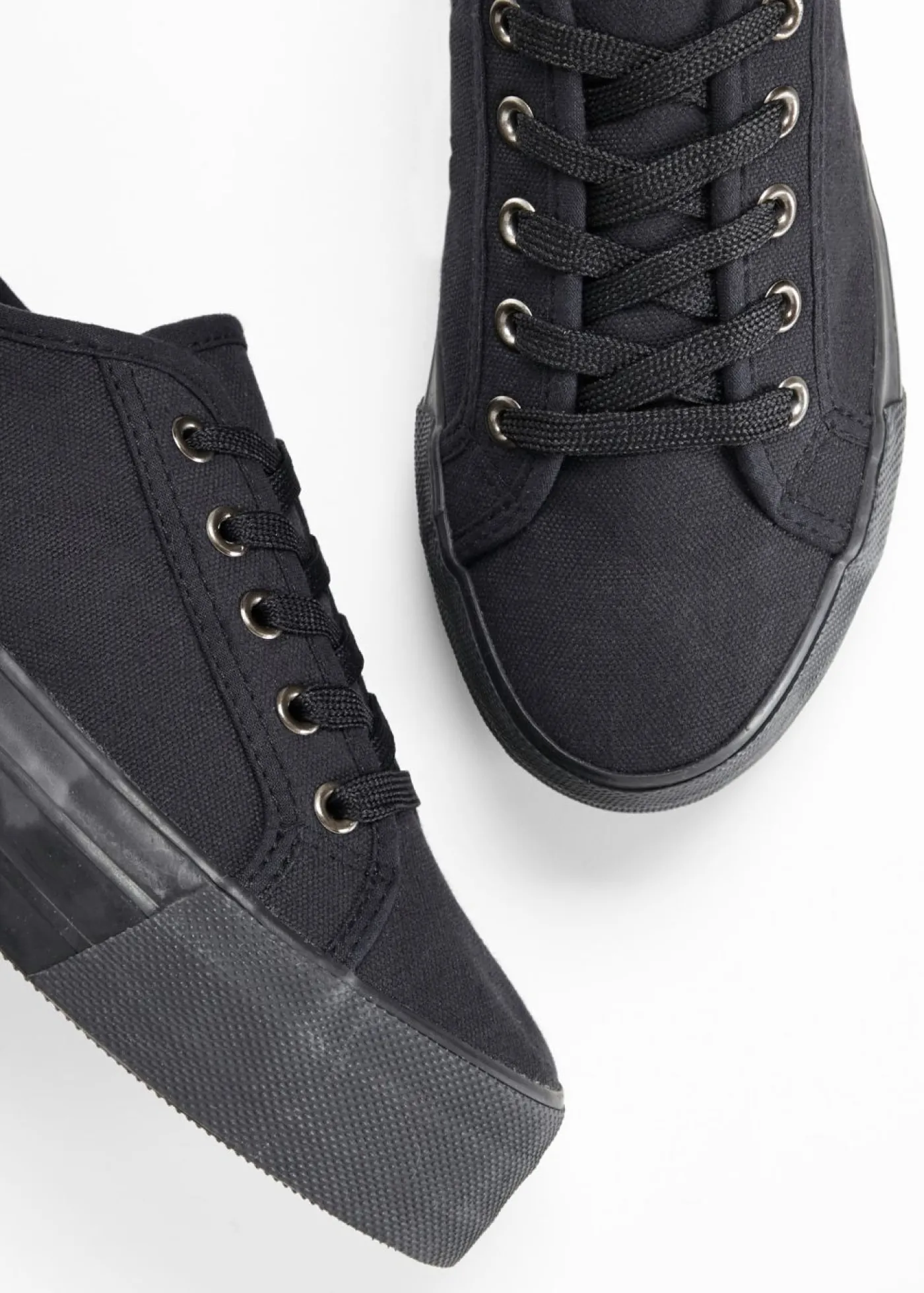 bonprix bonprix Zapatillas con plataforma de lona de algodón Negro