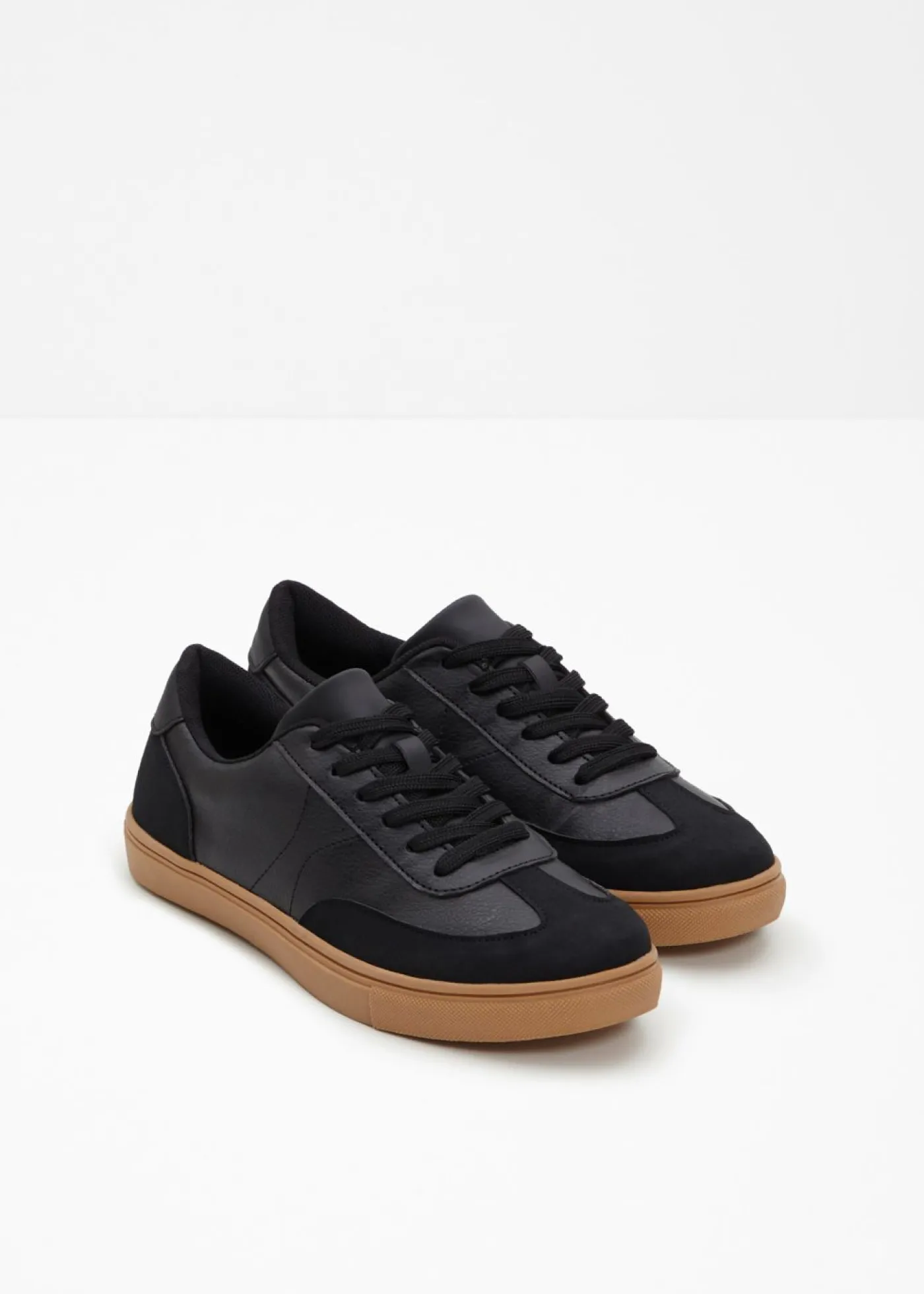 bonprix bonprix Zapatillas de aspecto retro Negro Outlet