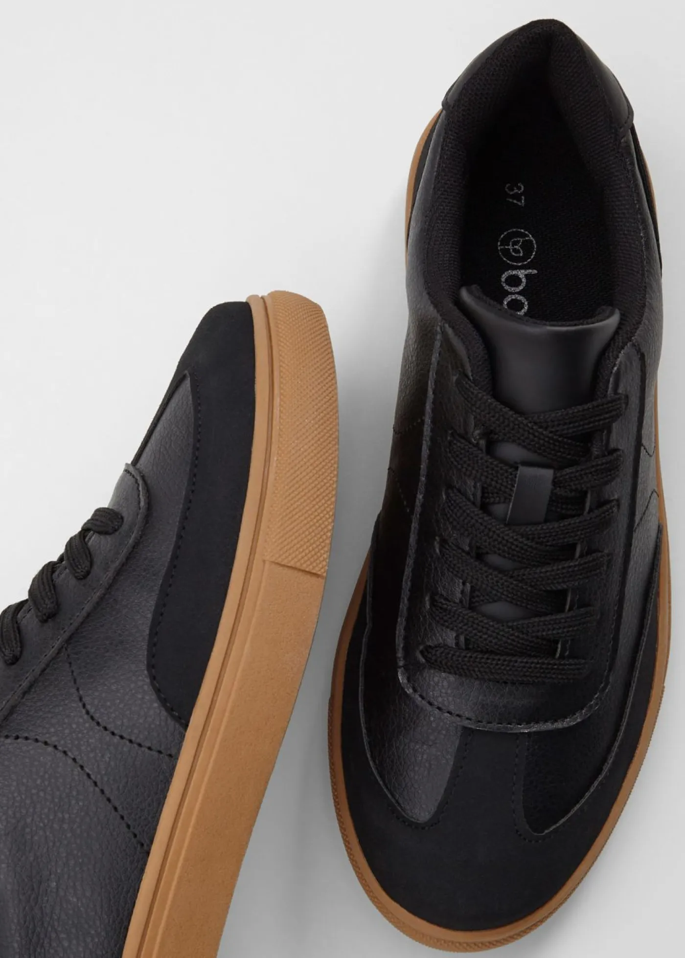 bonprix bonprix Zapatillas de aspecto retro Negro Outlet