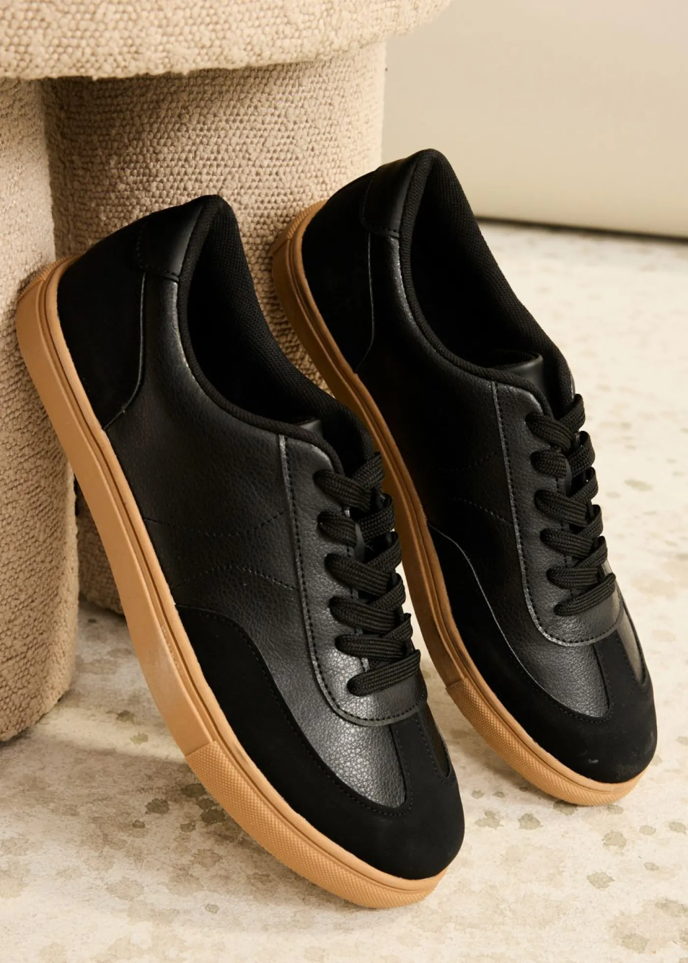 bonprix bonprix Zapatillas de aspecto retro Negro Outlet