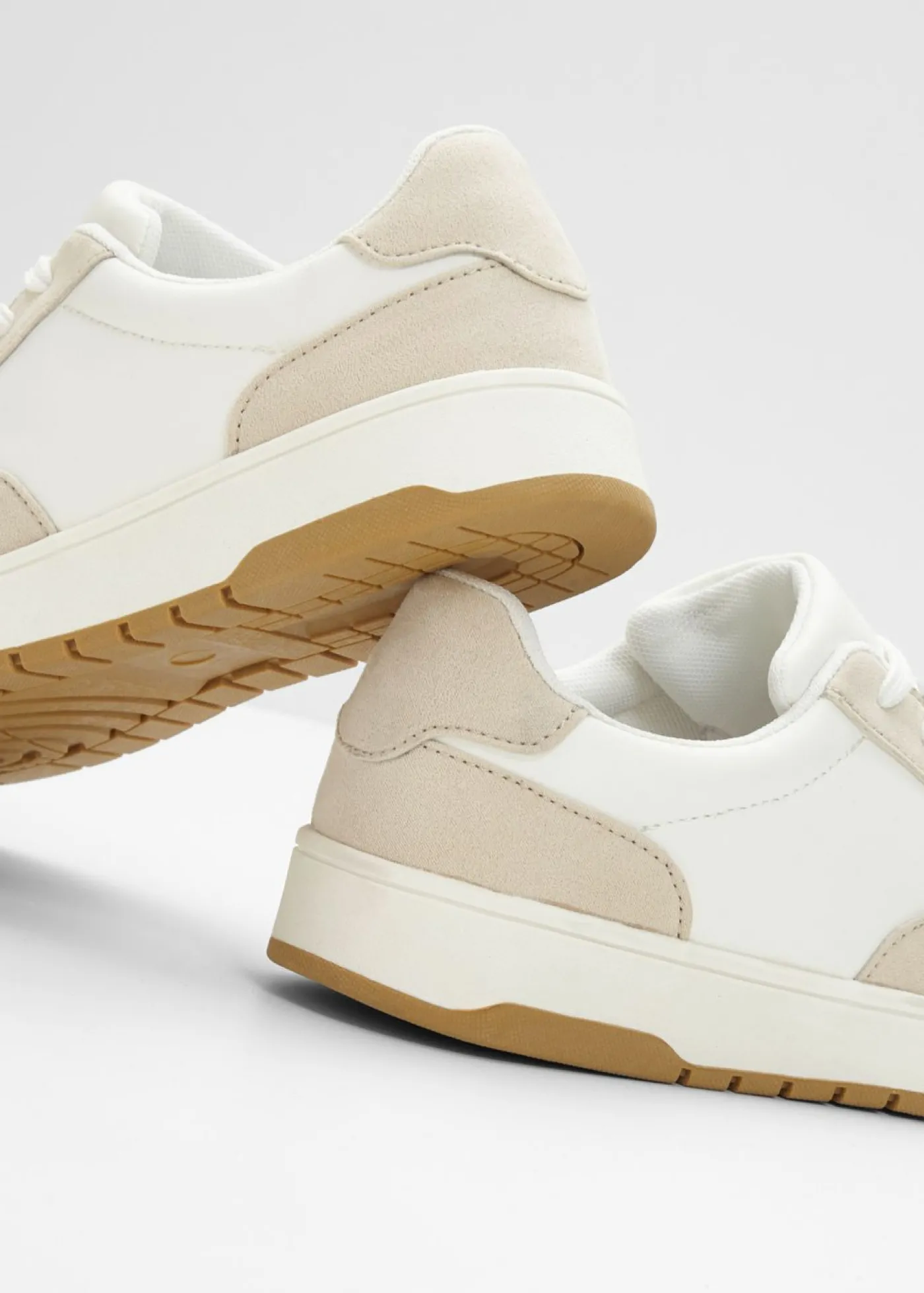 bonprix bonprix Zapatillas deportivas Arena claro/blanco Online