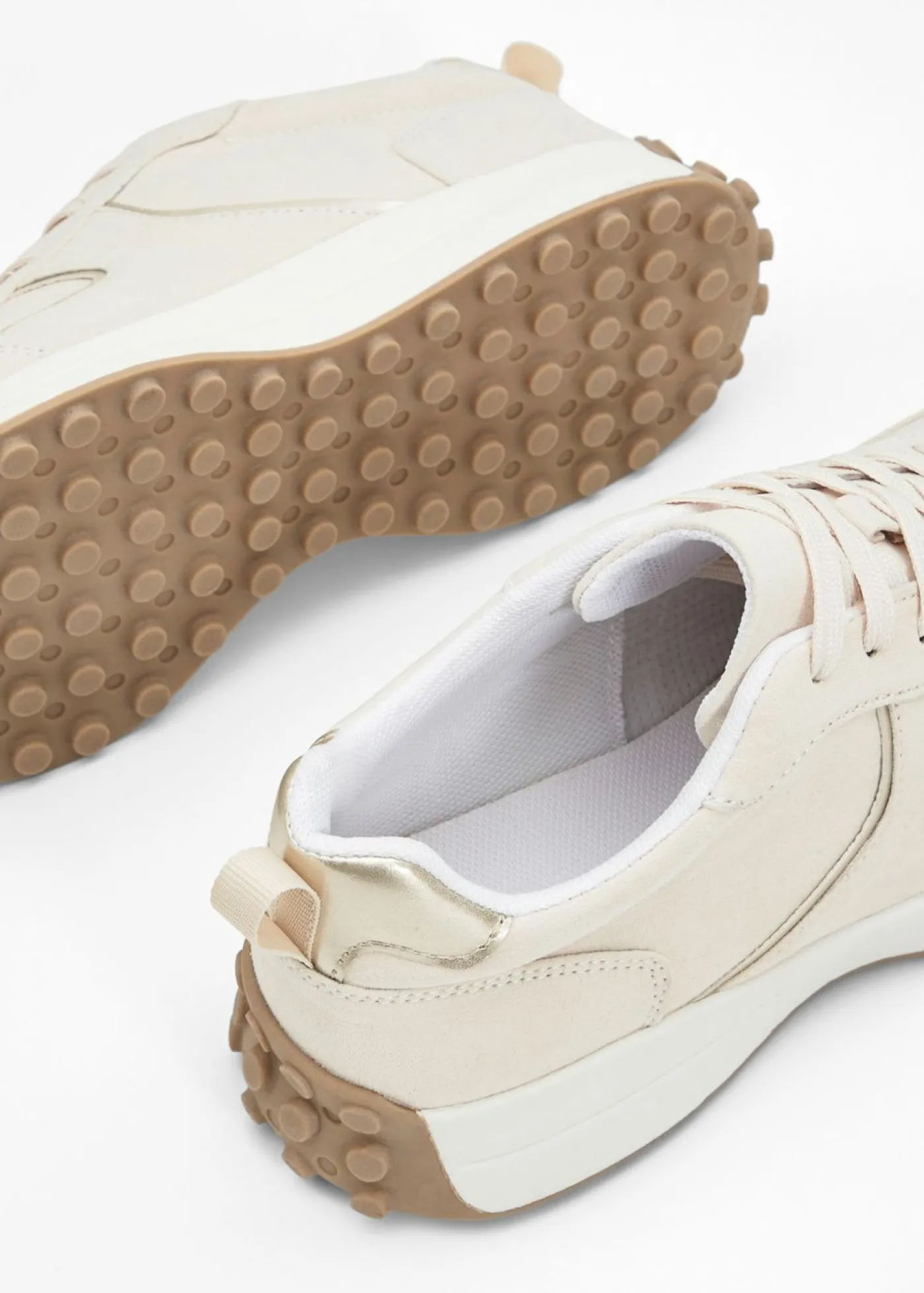 bonprix bonprix Zapatillas deportivas con detalles metálicos Crema