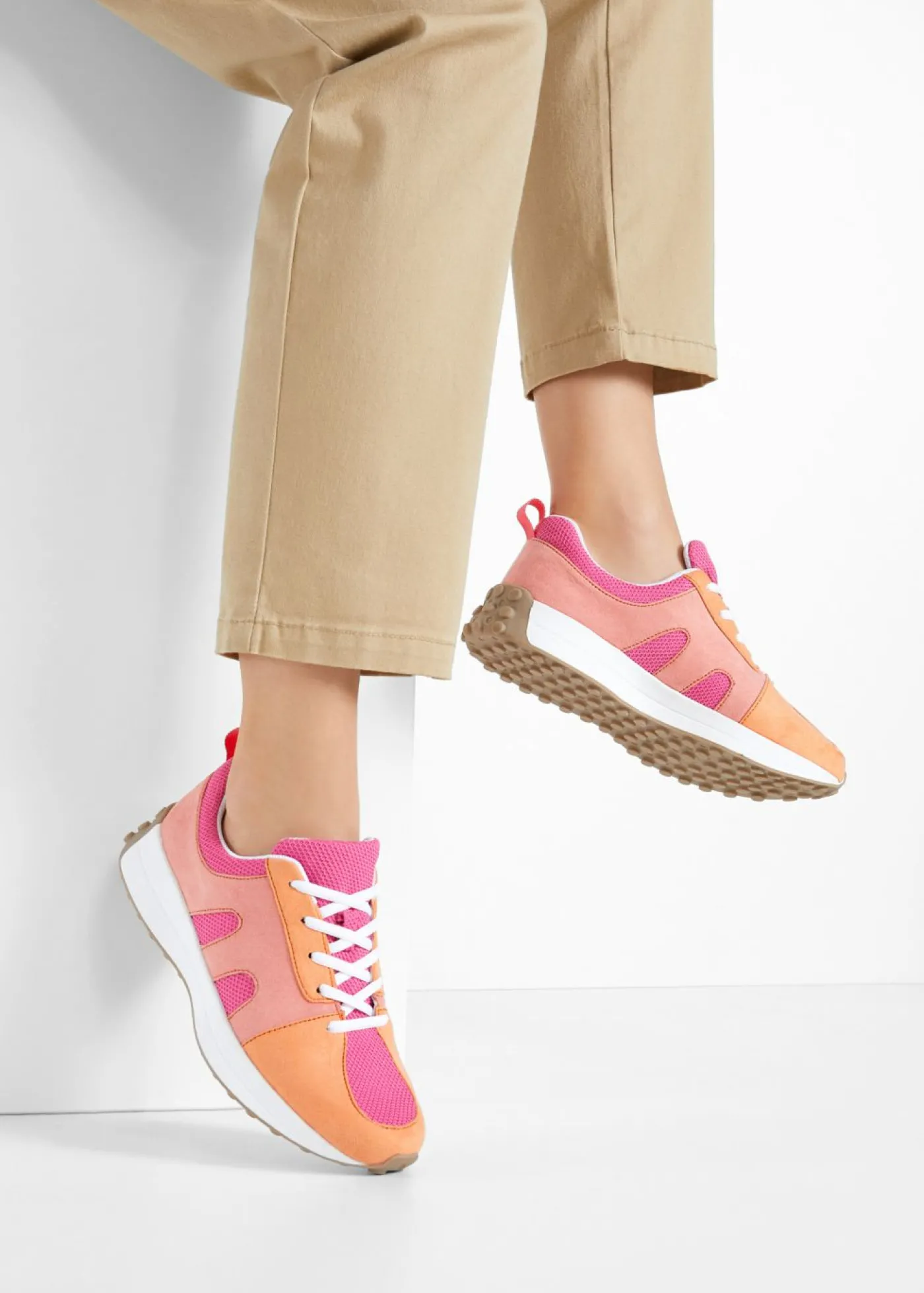 bonprix bonprix Zapatillas deportivas con inserto de malla Rosa-naranja New