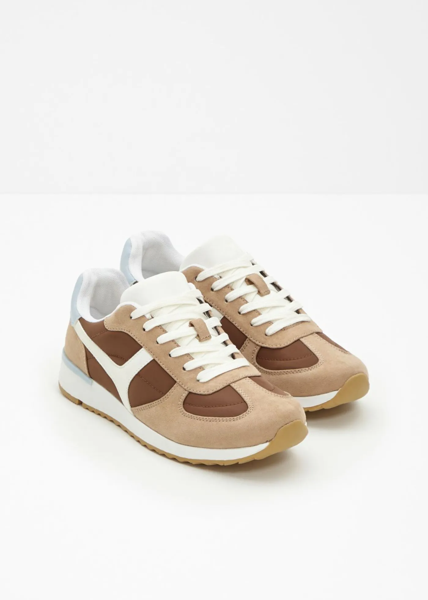 bonprix bonprix Zapatillas deportivas de estilo retro Marrón castaño