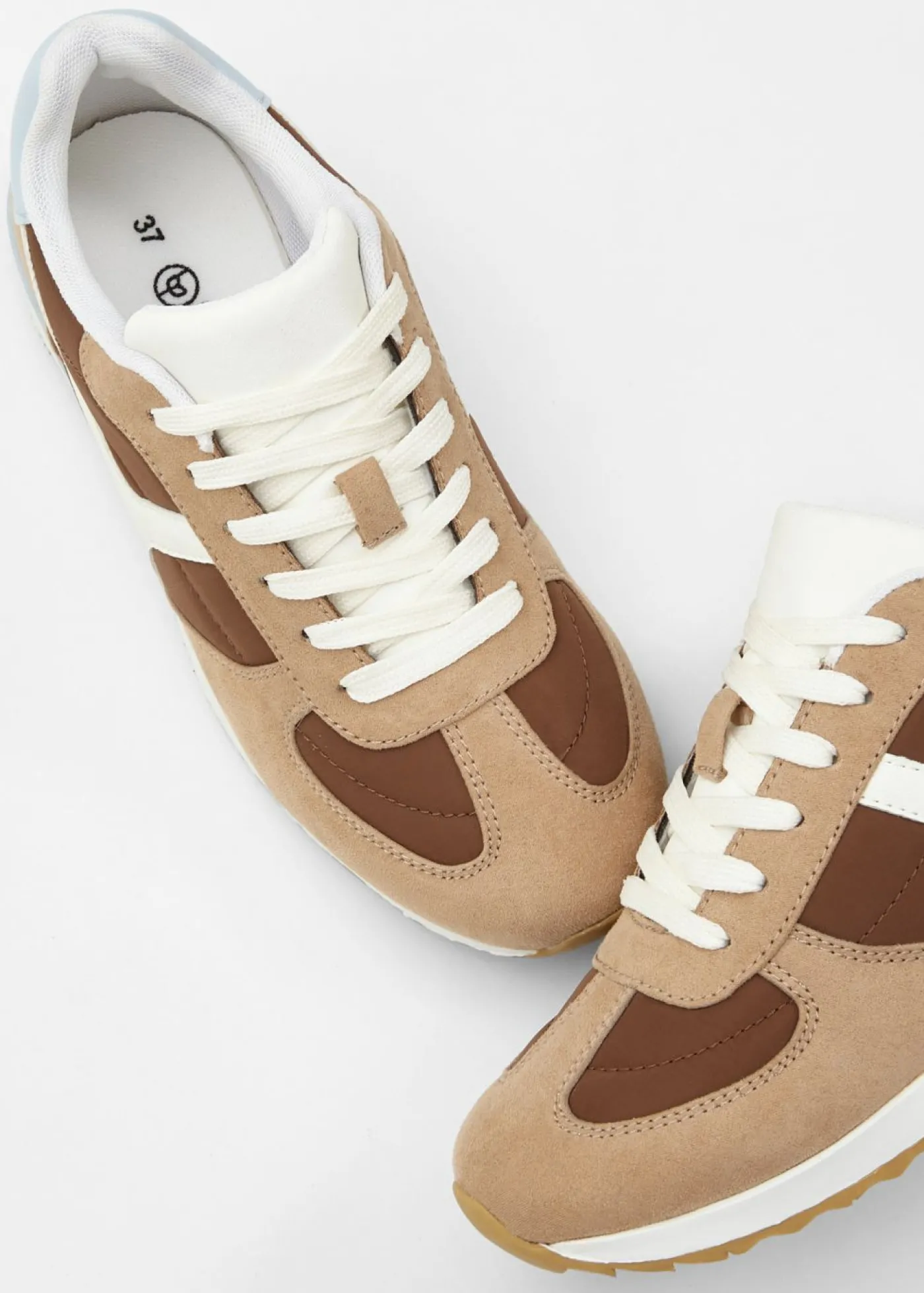 bonprix bonprix Zapatillas deportivas de estilo retro Marrón castaño