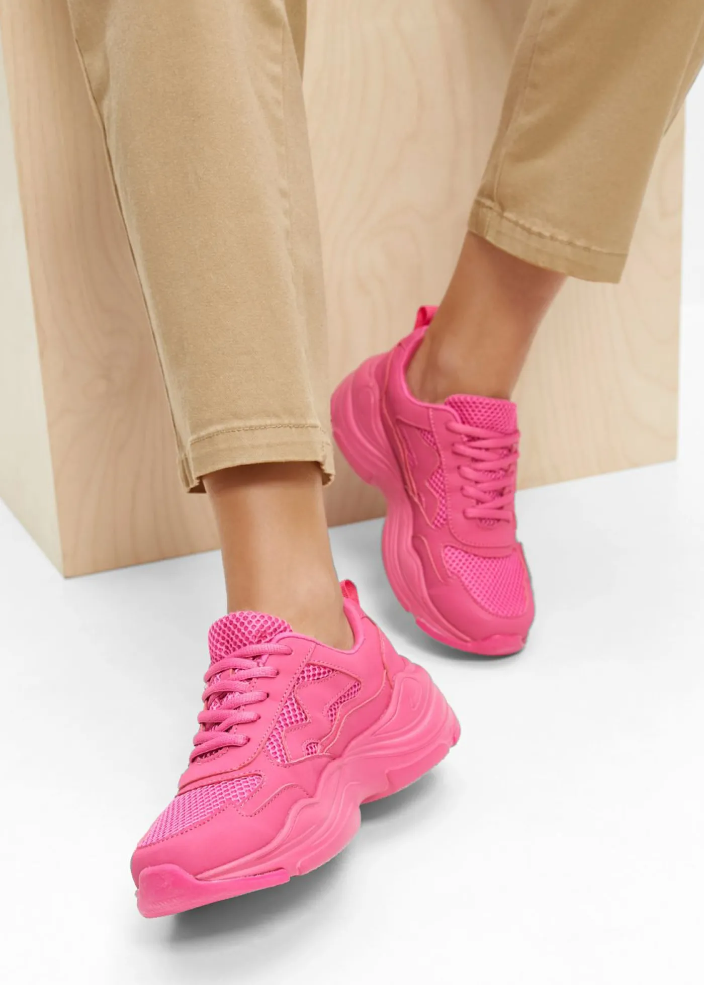 bonprix bonprix Zapatillas deportivas tipo chunky con inserto de malla rosa caliente Online
