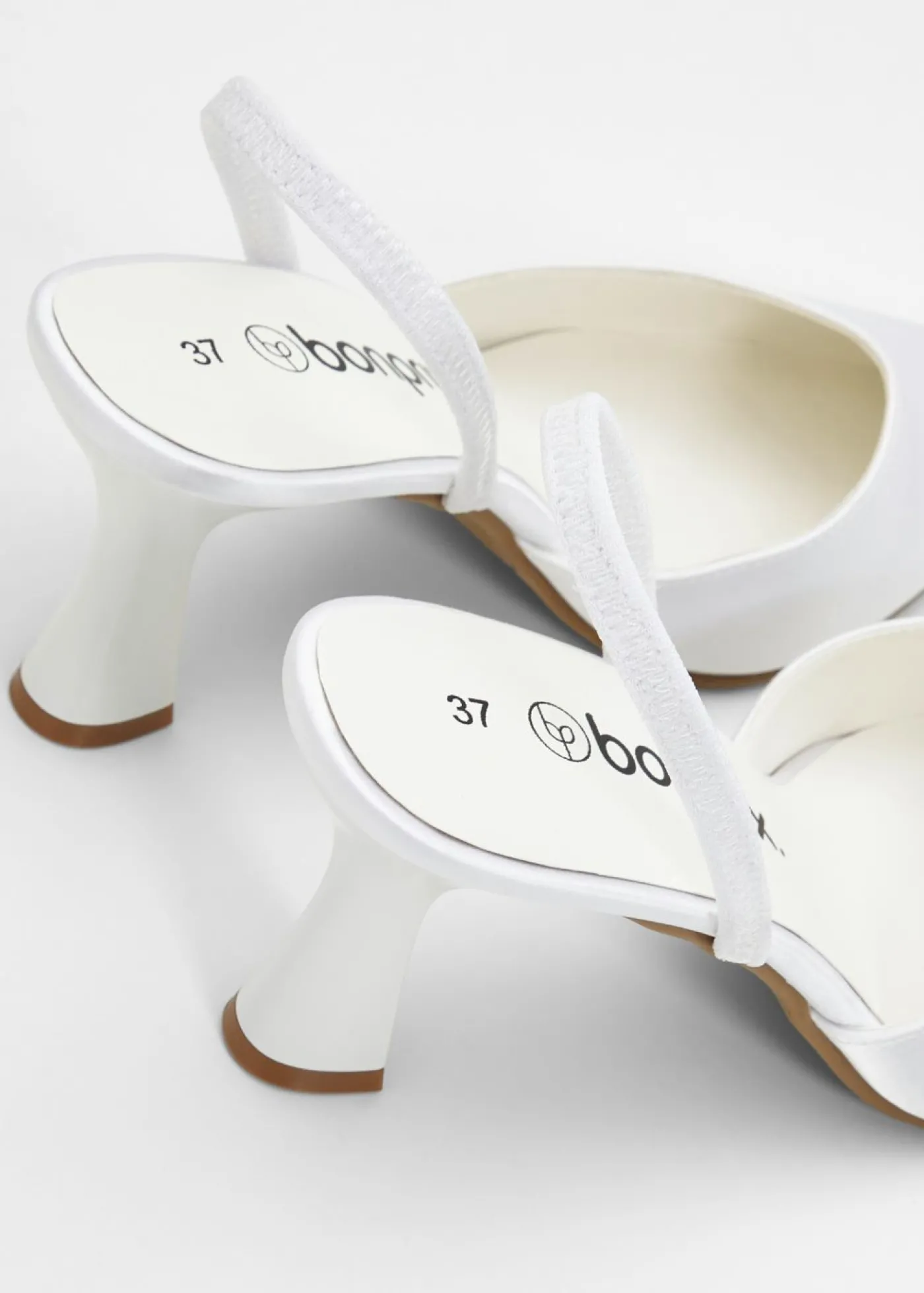 bonprix bonprix Zapatos de tacón con talón al descubierto Blanco Hot