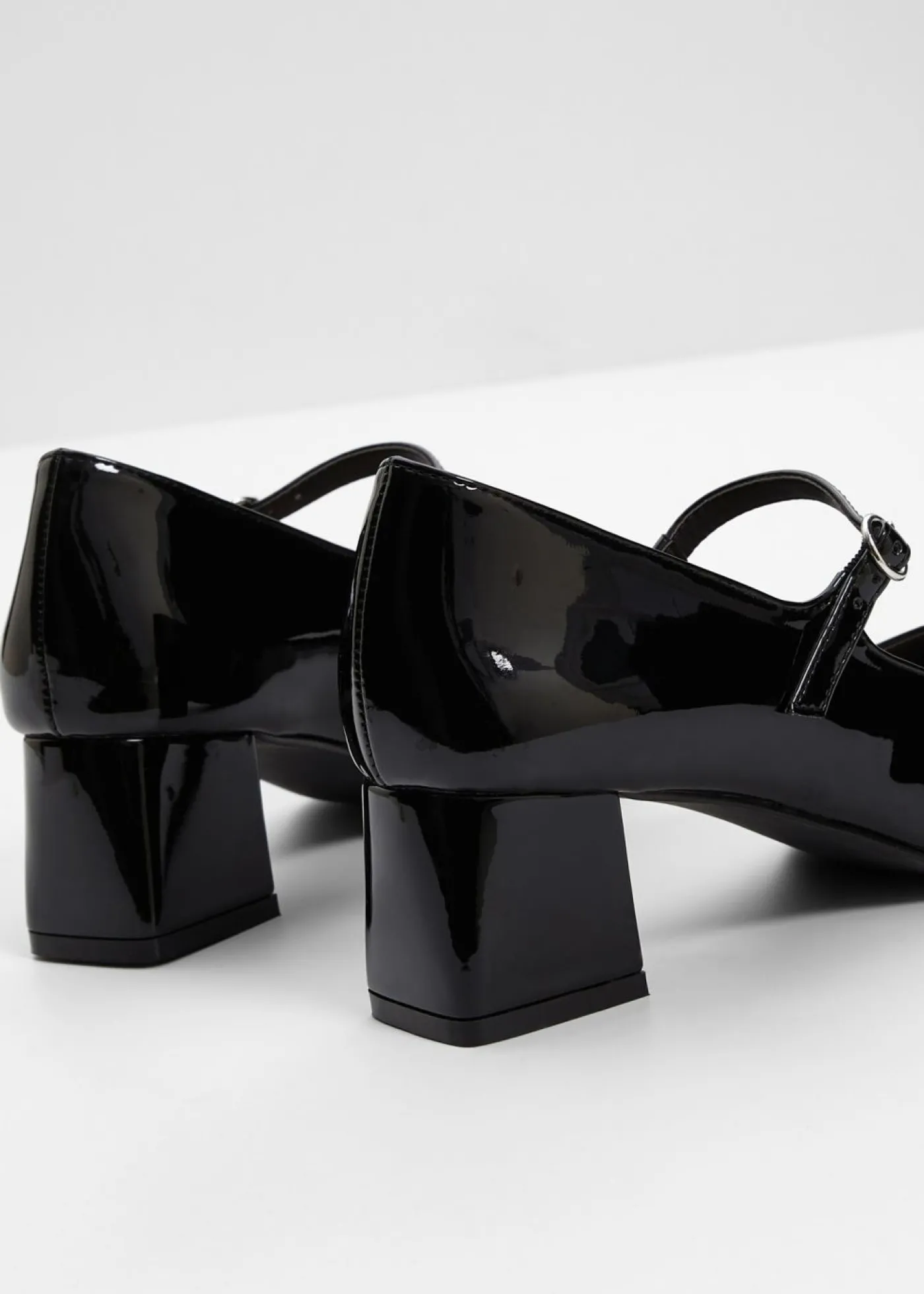 bonprix bonprix Zapatos de tacón con tira Negro Discount